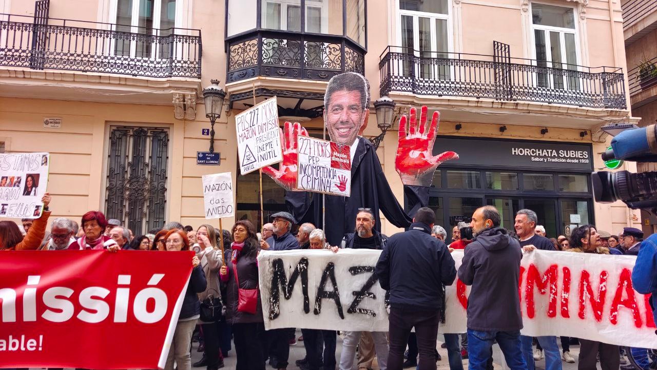 Protesta contra el president de la Generalitat, Carlos Mazón