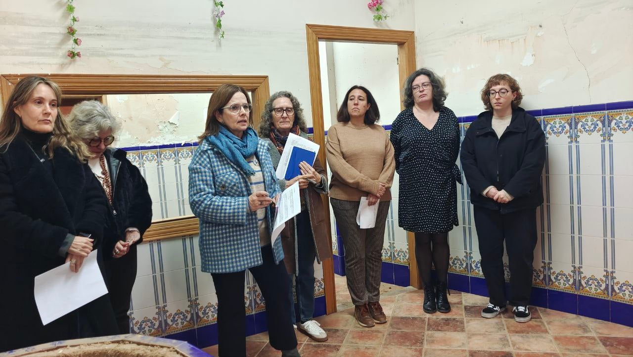 Portaveus de les associacions de víctimes i de les entitats cíviques presentant la nova manifestació