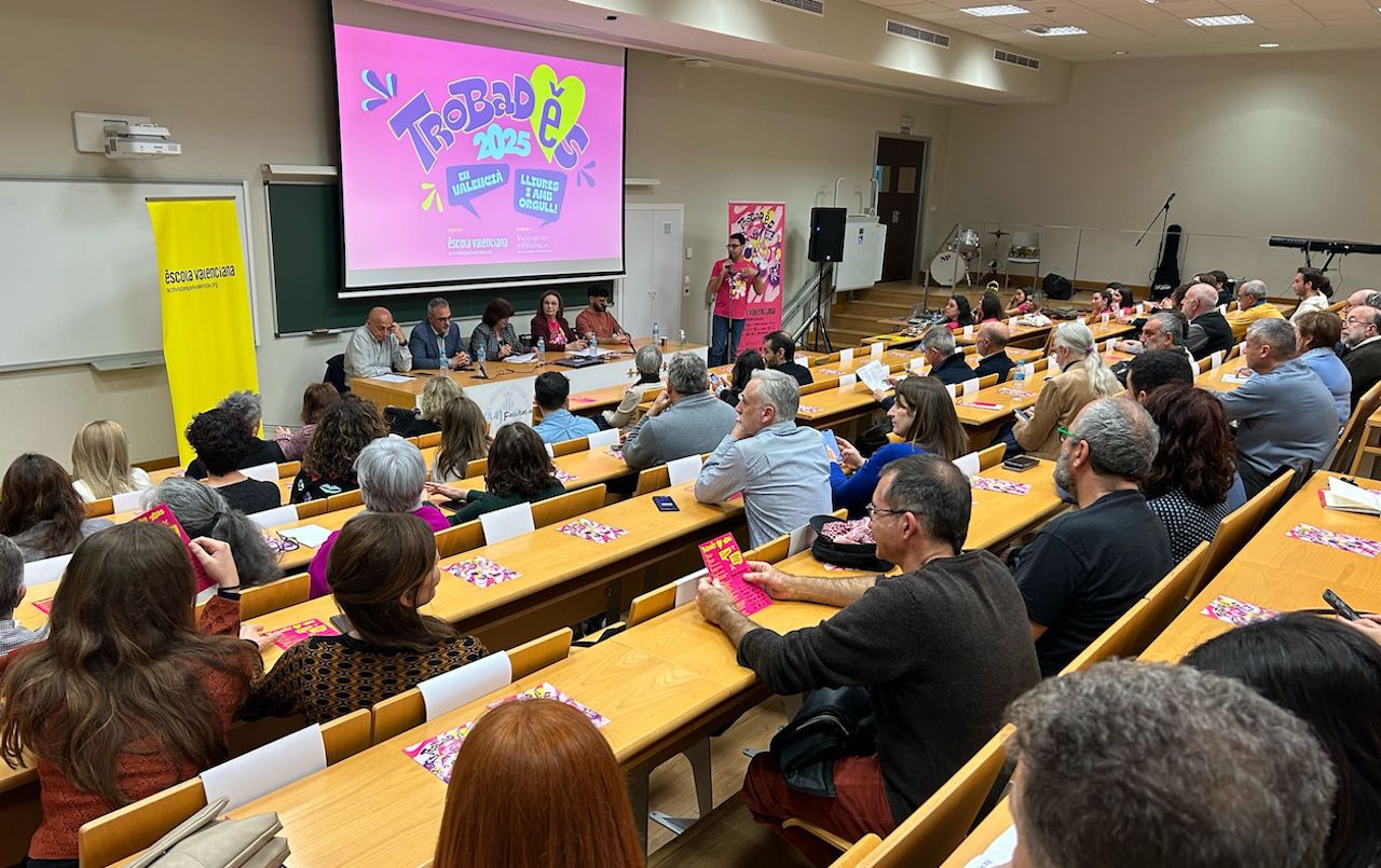 Presentació de les Trobades d'Escola Valenciana 2025 a la Facultat de Magisteri de la UV