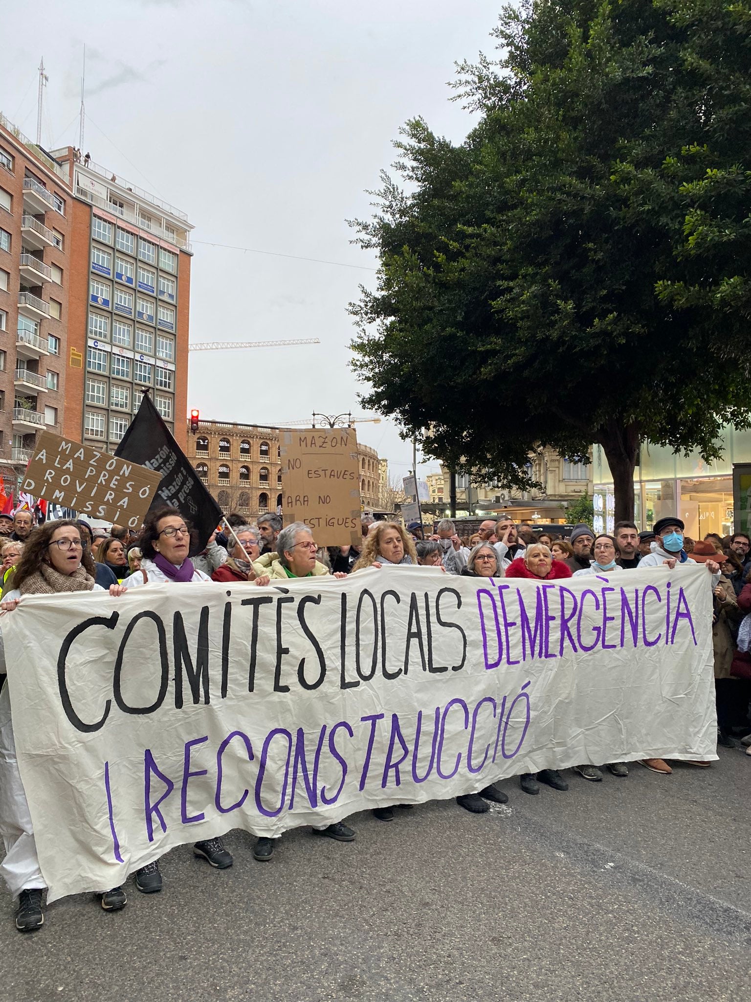 Pancarta dels CLER en una de les manifestacions per la dimissió de Mazón