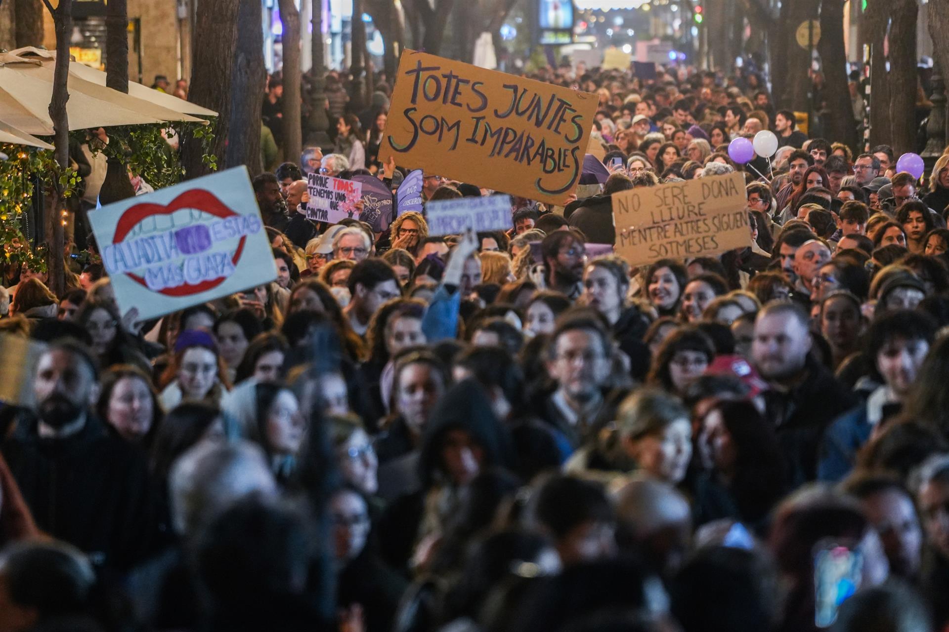 Manifestació pel 8M a València / Europa Press