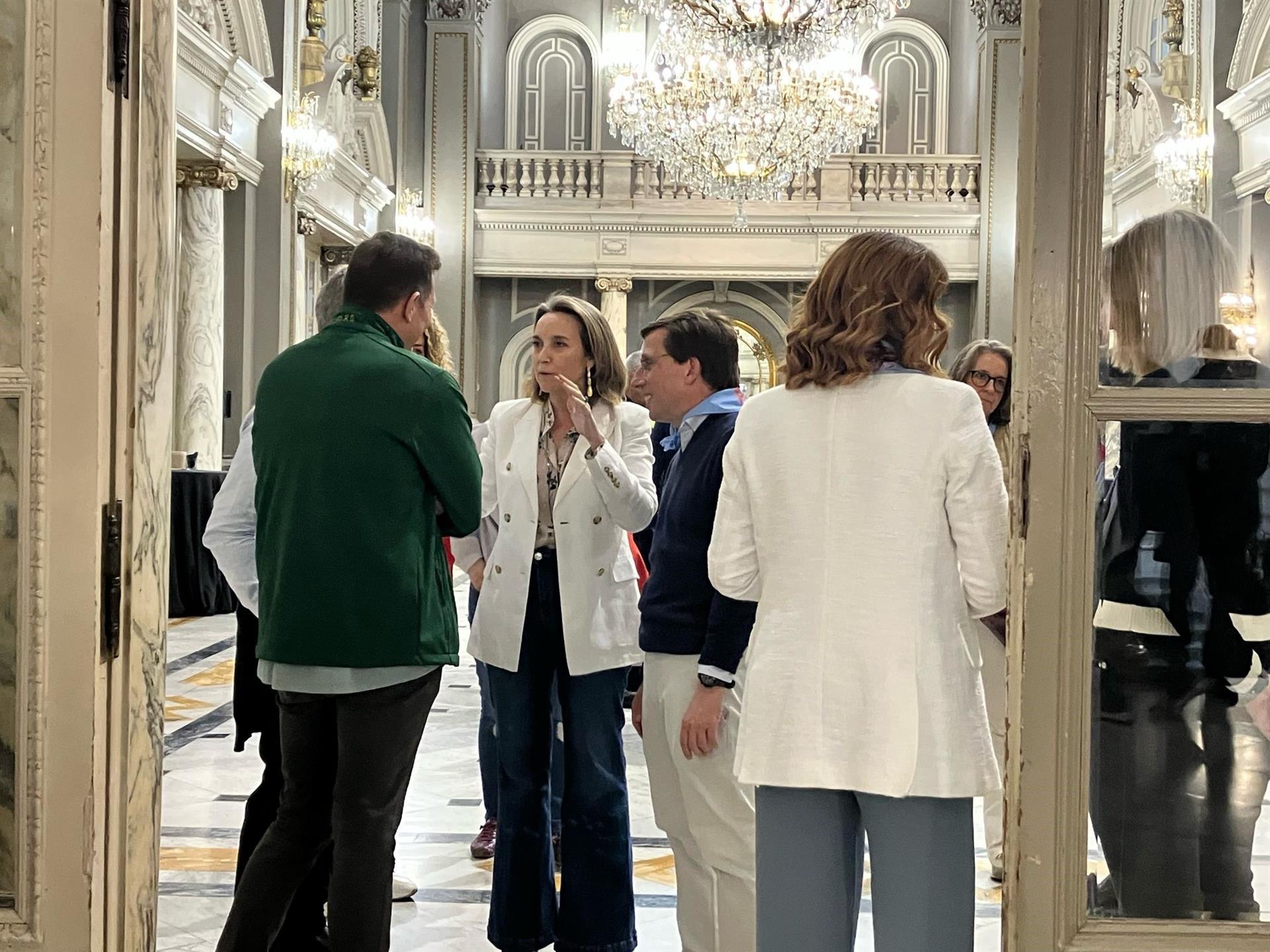 Cuca Gamarra i Martínez-Almeida a l'Ajuntament de València | EP