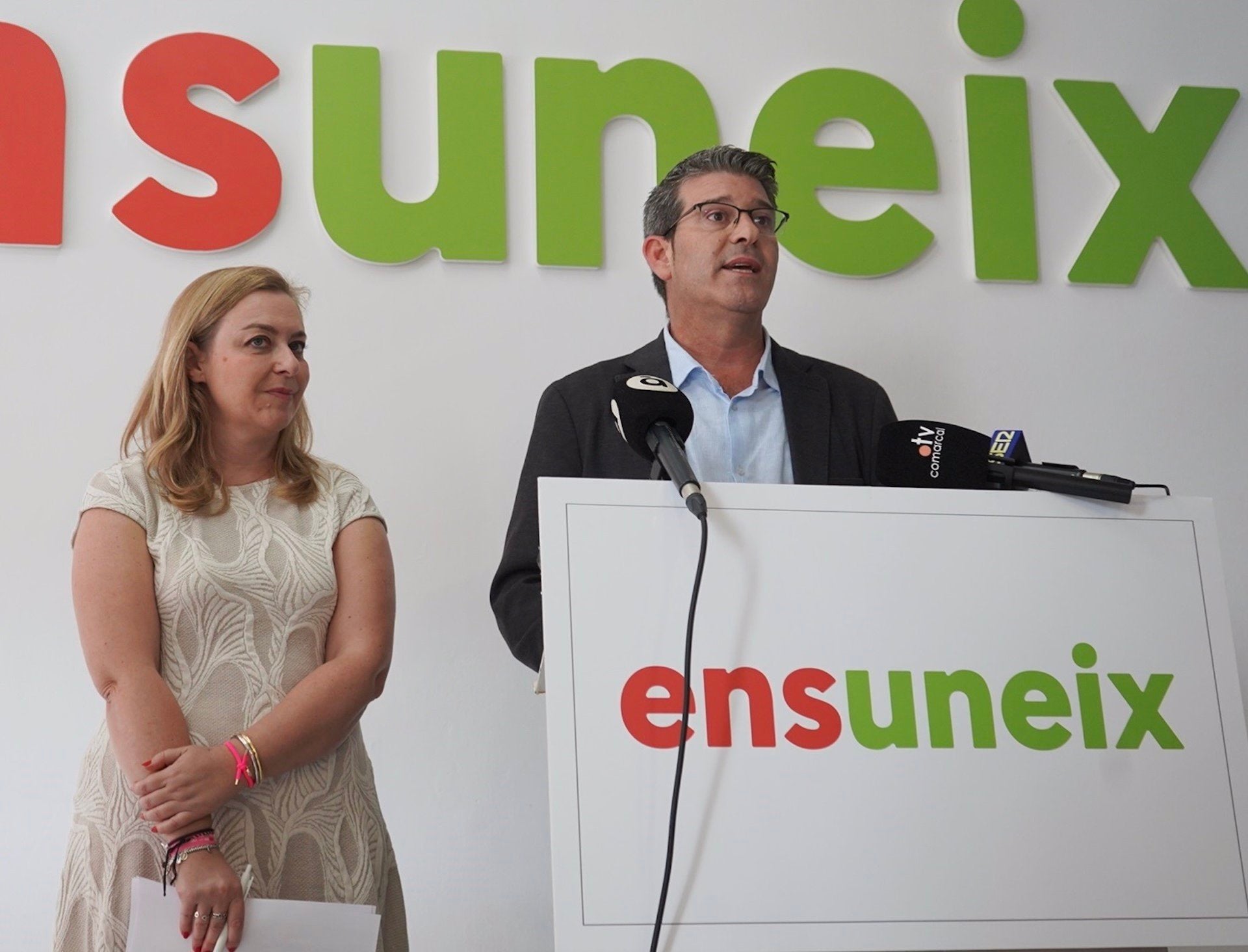 La vicepresidenta primera de la Diputació de València i portaveu d'Ens Uneix, Natàlia Enguix, i el president d'aquest partit, Jorge Rodríguez | EP