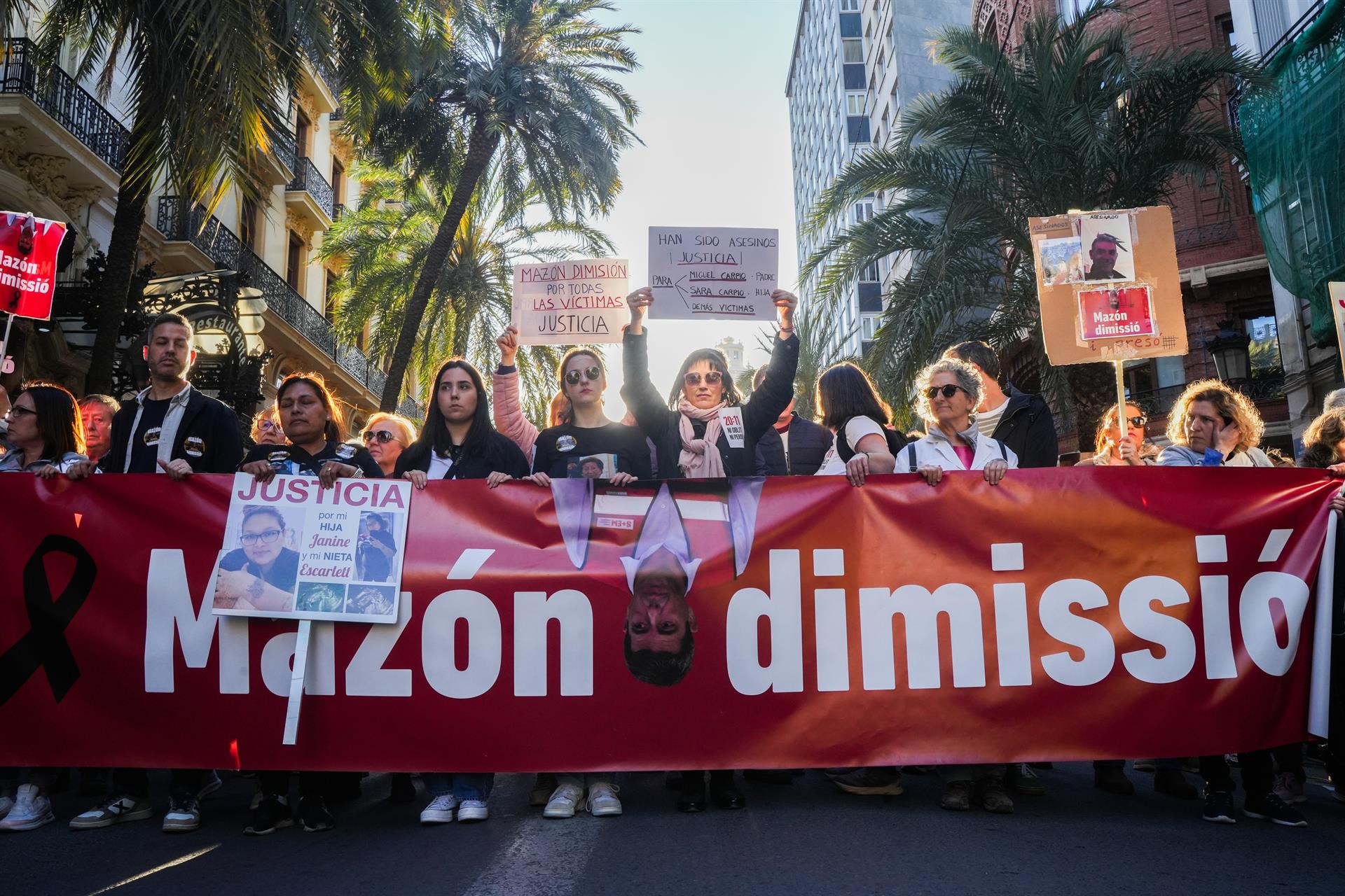 Les protestes per la dimissió de Mazón es mantenen durant el congrés del PP europeu a València