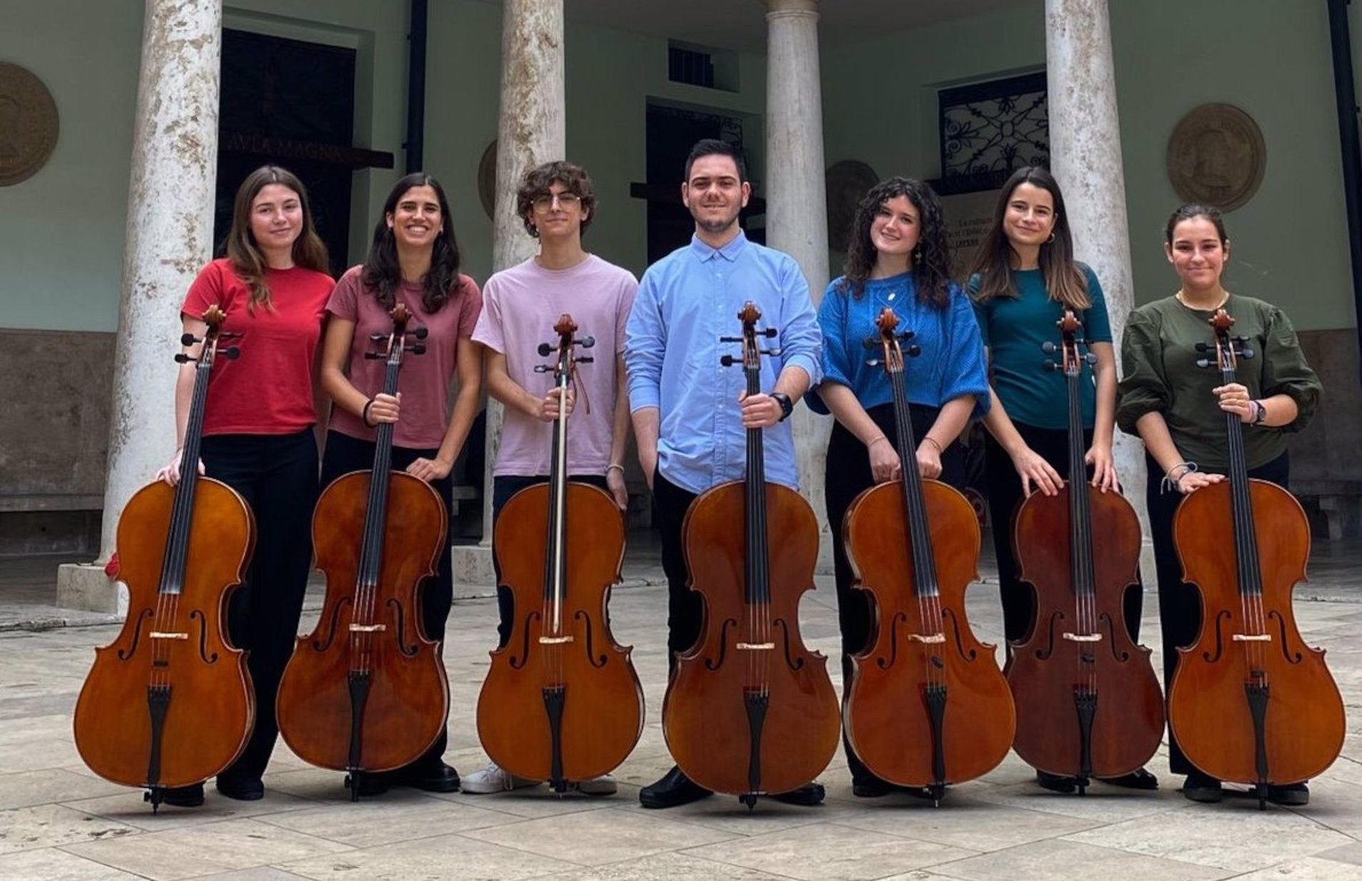 L'ensemble de violoncels de l'Orquestra Filharmònica de la UV (OFUV)