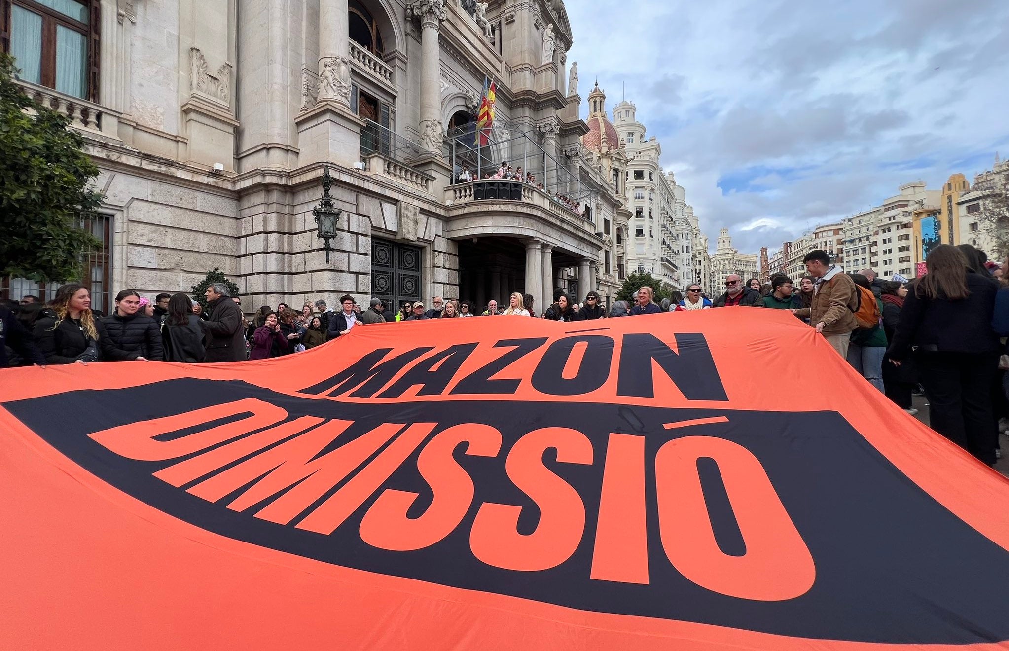 Protesta contra Mazón en la «mascletà» | Joves PV