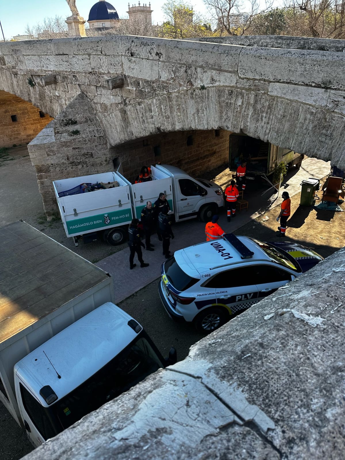 Expulsió de persones sense llar per part de la Policia Local de València