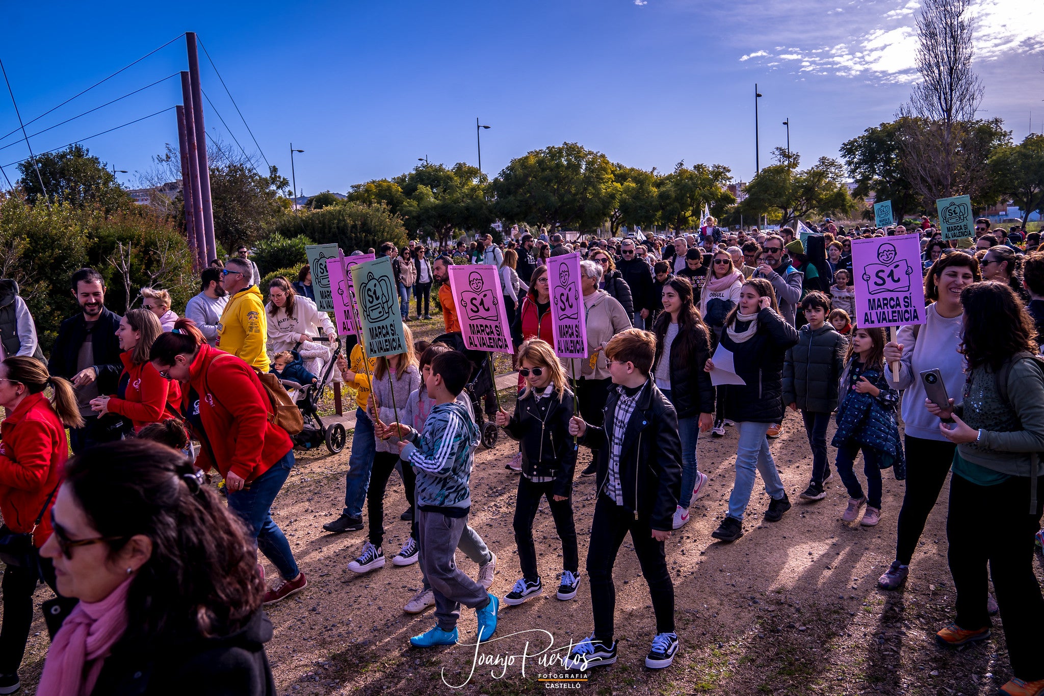 Manifestació a favor del valencià a Alzira | Joanjo Puertos | EP