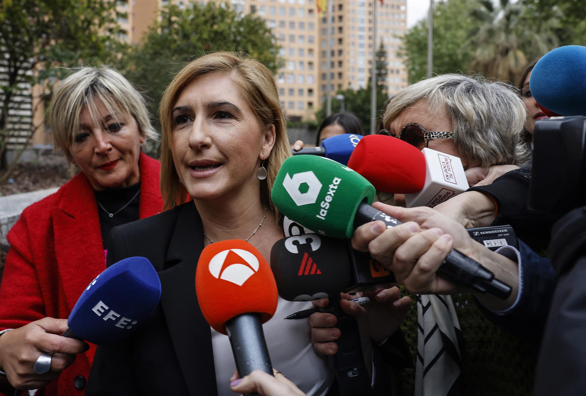 L'exconsellera de Justícia i Interior Salomé Pradas arriba a la Ciutat de la Justícia de València | Rober Solsona | EP