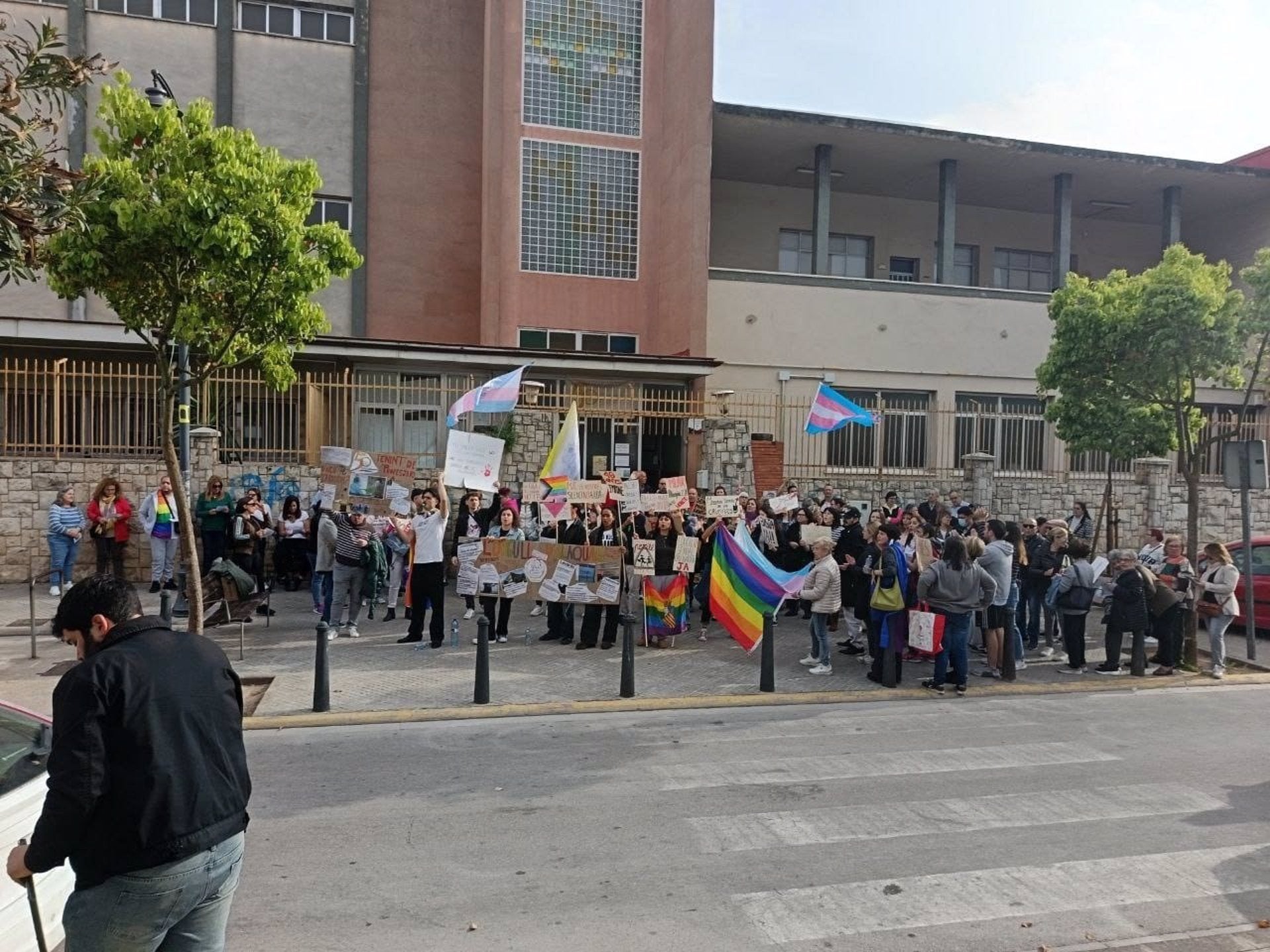 Protesta a Alaquàs contra les 'teràpies' homòfobes 