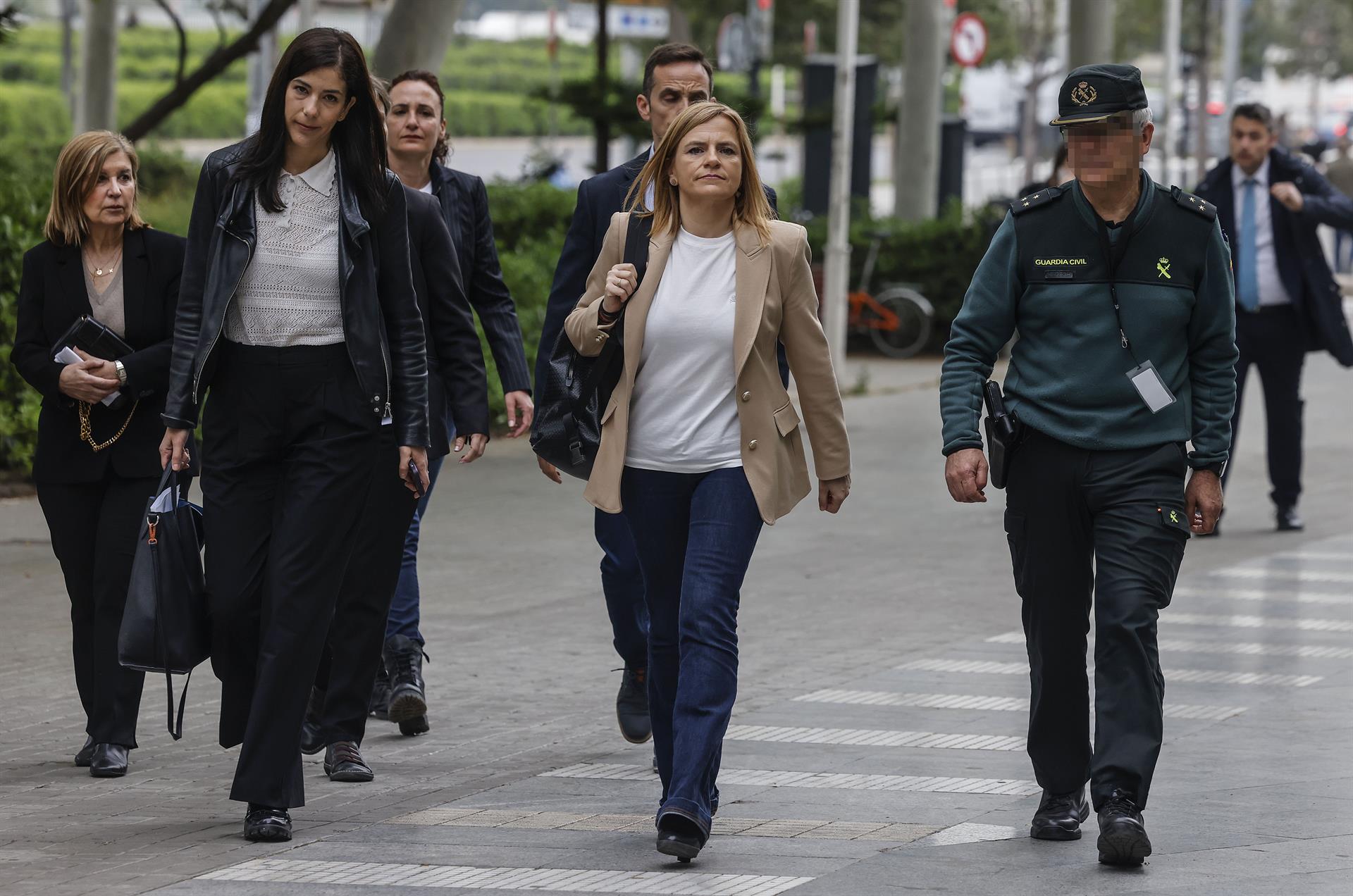 La delegada del govern espanyol, Pilar Bernabé, arriba a la Ciutat de la Justícia de València | Rober Solsona | EP