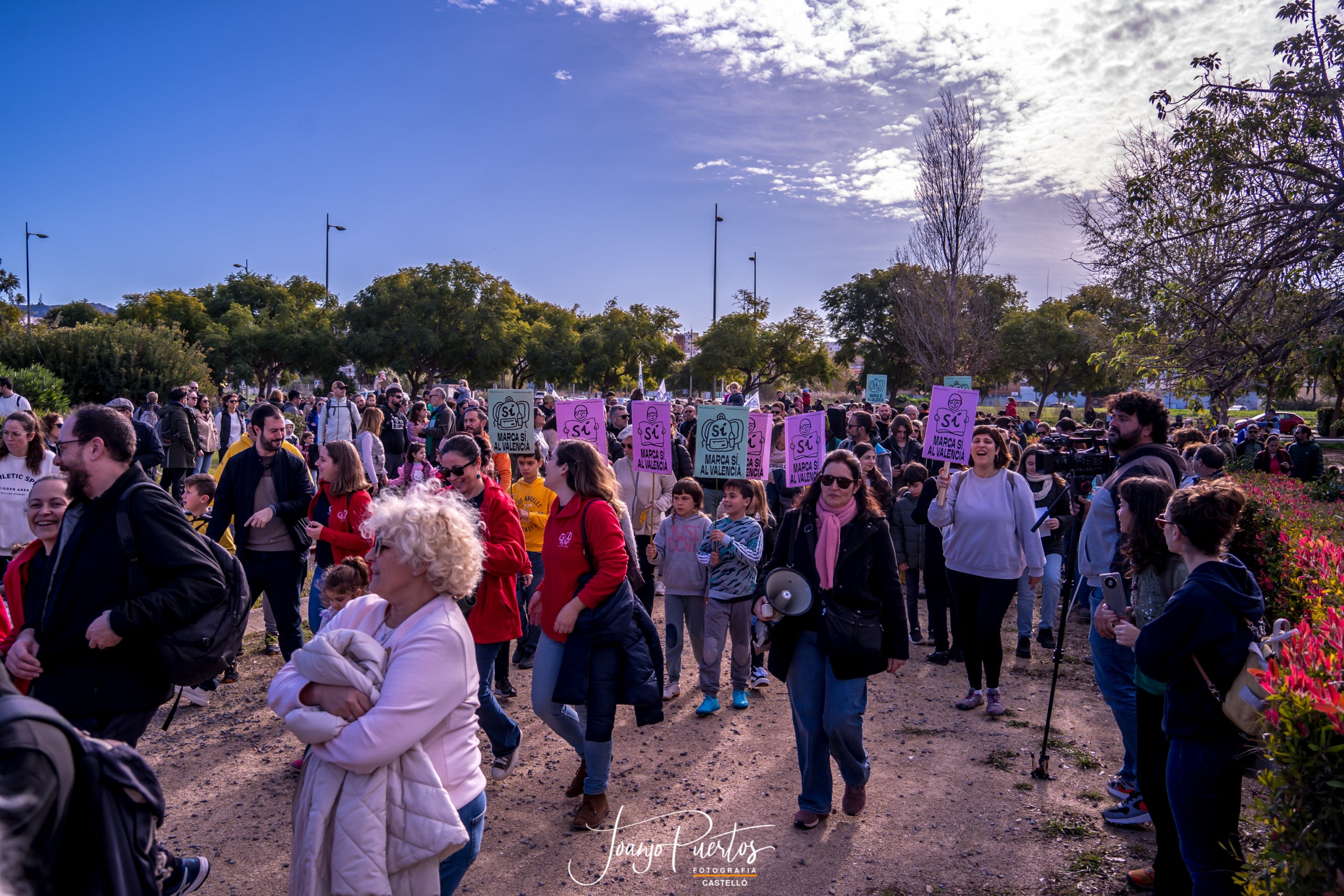 Manifestació a favor del valencià a Alzira | Joanjo Puertos | EP