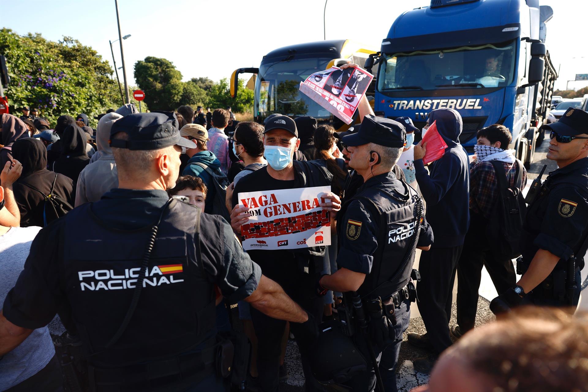 Un dels piquets de la vaga general del 29M a Mercavalència | Rober Solsona | EP