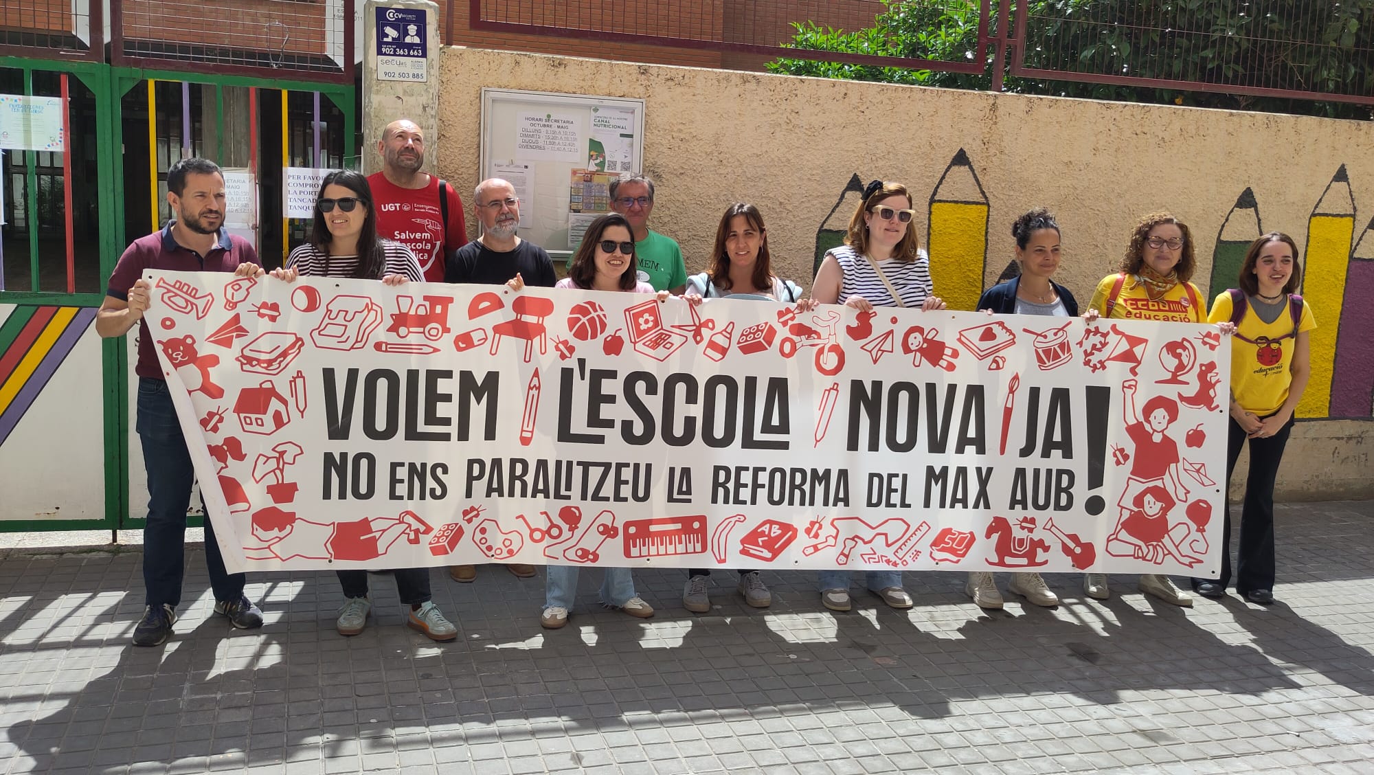 Concentració aquest matí a les portes del CEIP Max Aub de València