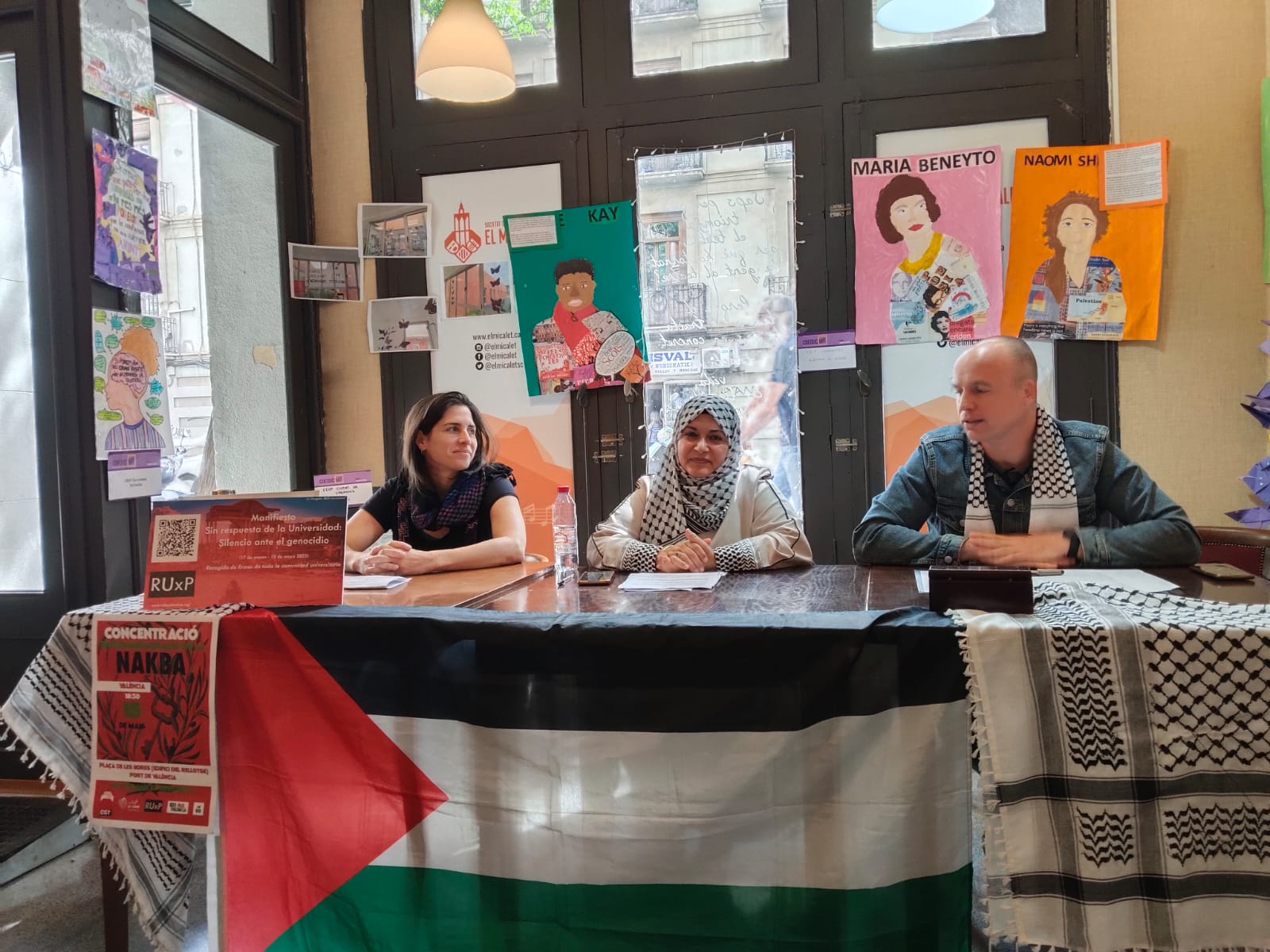 La Xarxa Universitària per Palestina (RUxP) presenta la campanya 'Sense resposta de la universitat. Silenci davant el genocidi', a la Societat Coral el Micalet, a València