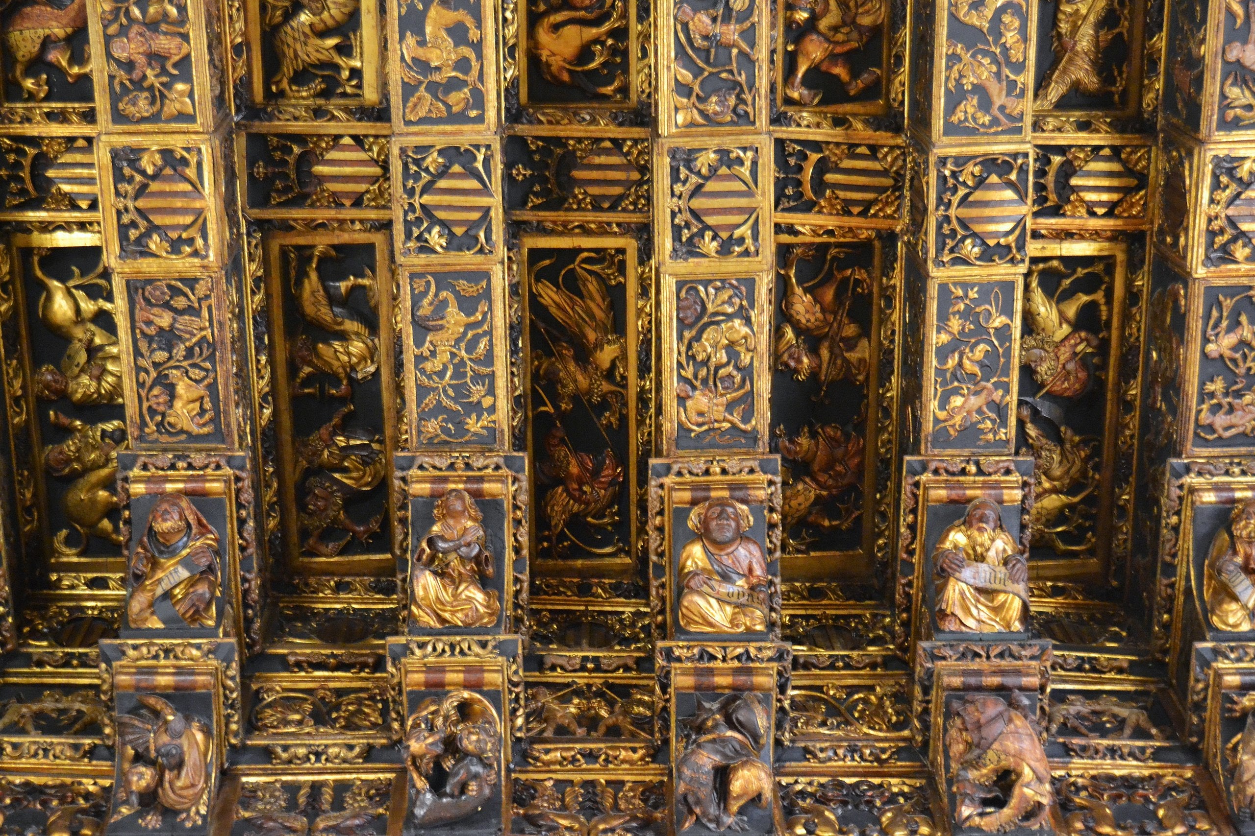 Detall del sostre de la Sala Daurada, originària de la Casa de la Ciutat de València | Wikimedia Commons
