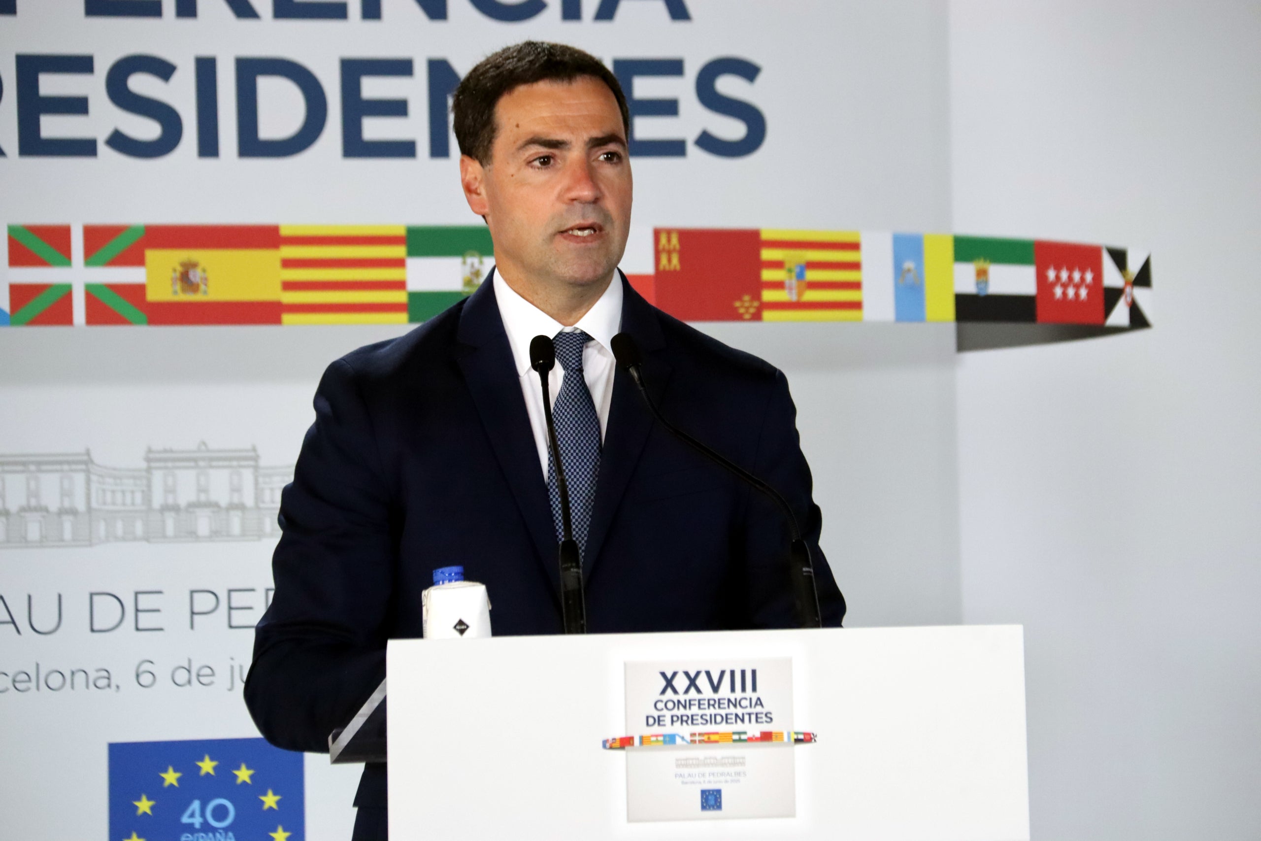 El president basc, Imanol Pradales, en la roda de premsa posterior a la Conferència de Presidents, a Barcelona | Nazaret Romero | ACN