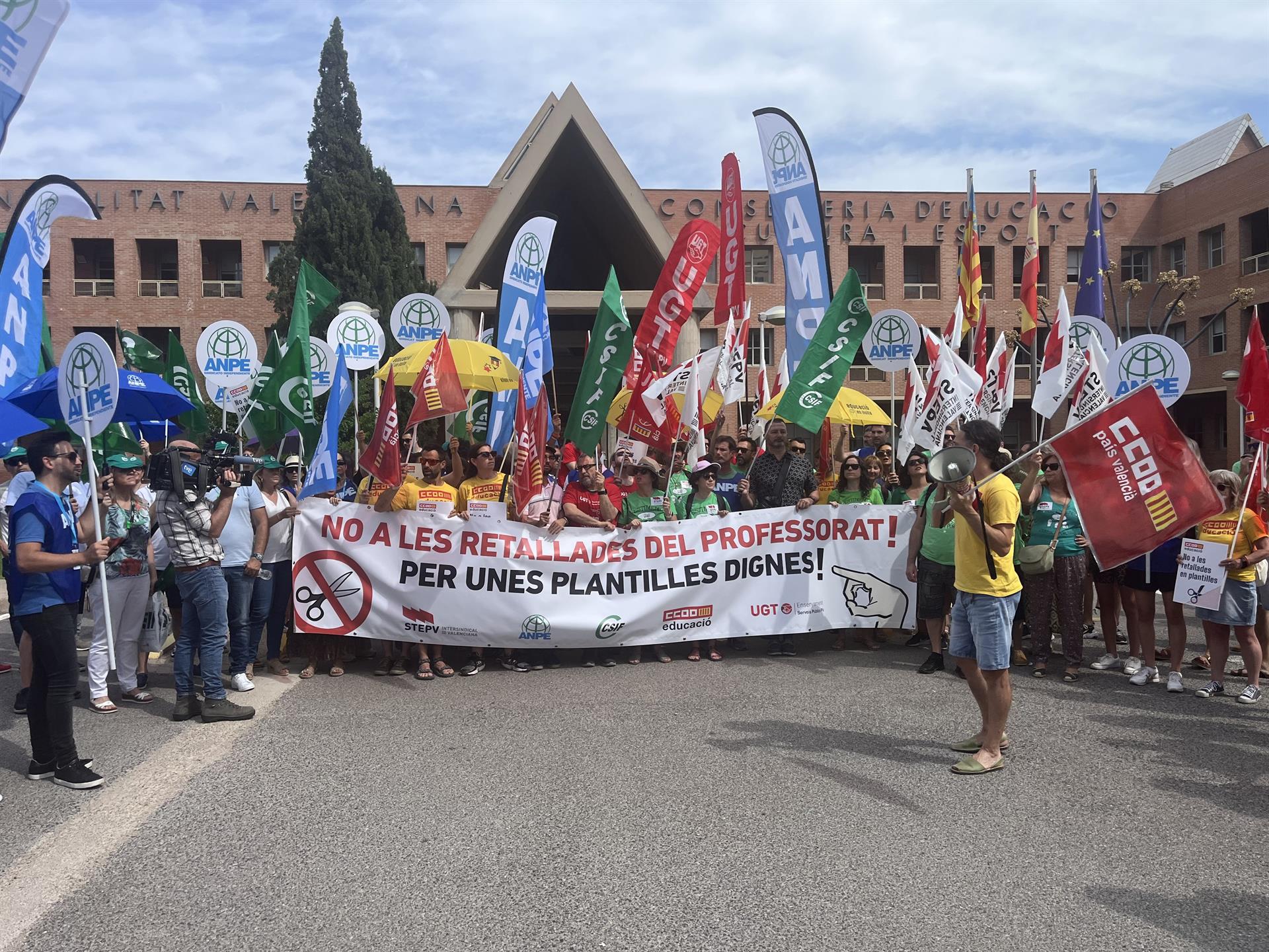 Concentració aquest matí davant la conselleria d'Educació