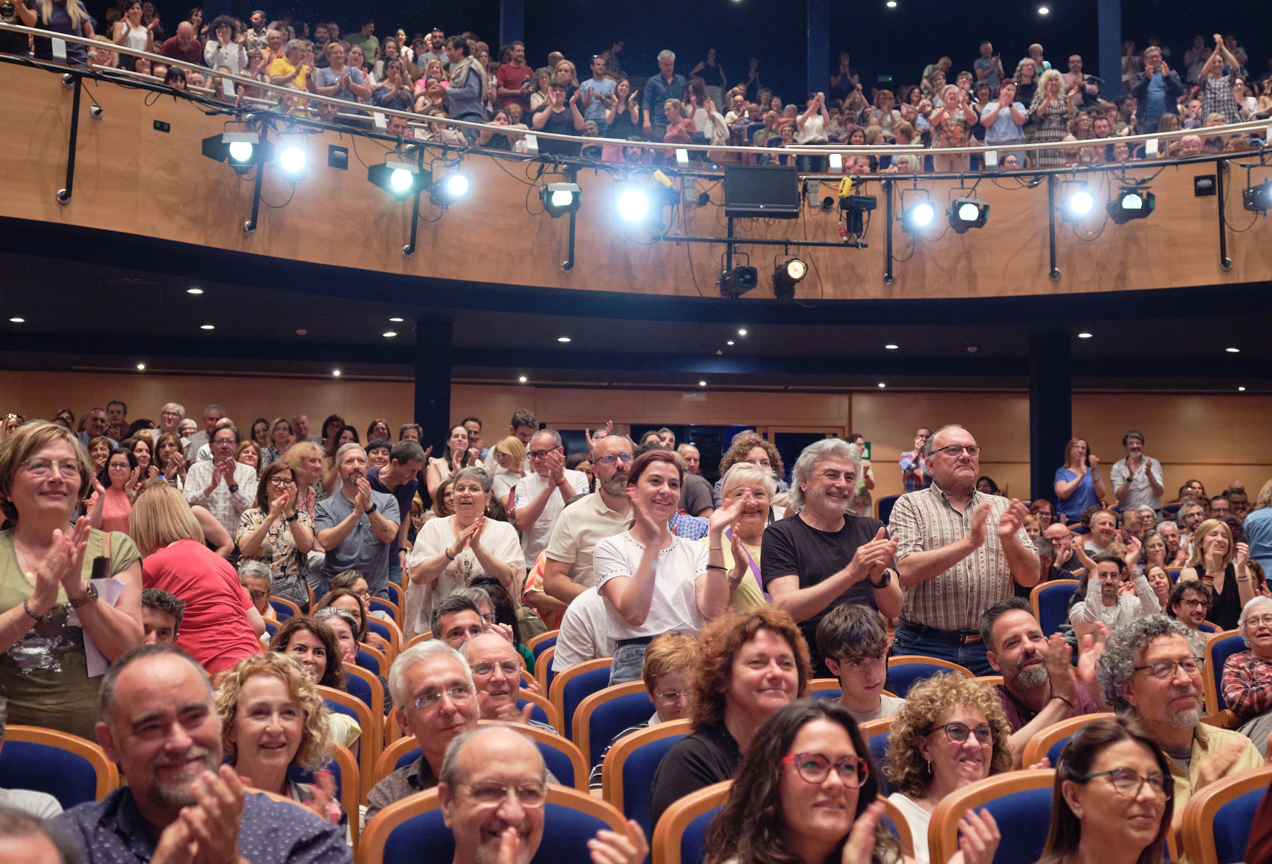 El públic ompli el Teatre Calderón durant la XXXIV Fira d'Arts Escèniques – Mostra de Teatre d'Alcoi