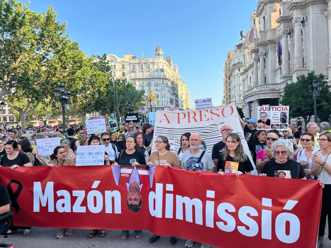 8a manifestació  contra Mazón a València | DLV