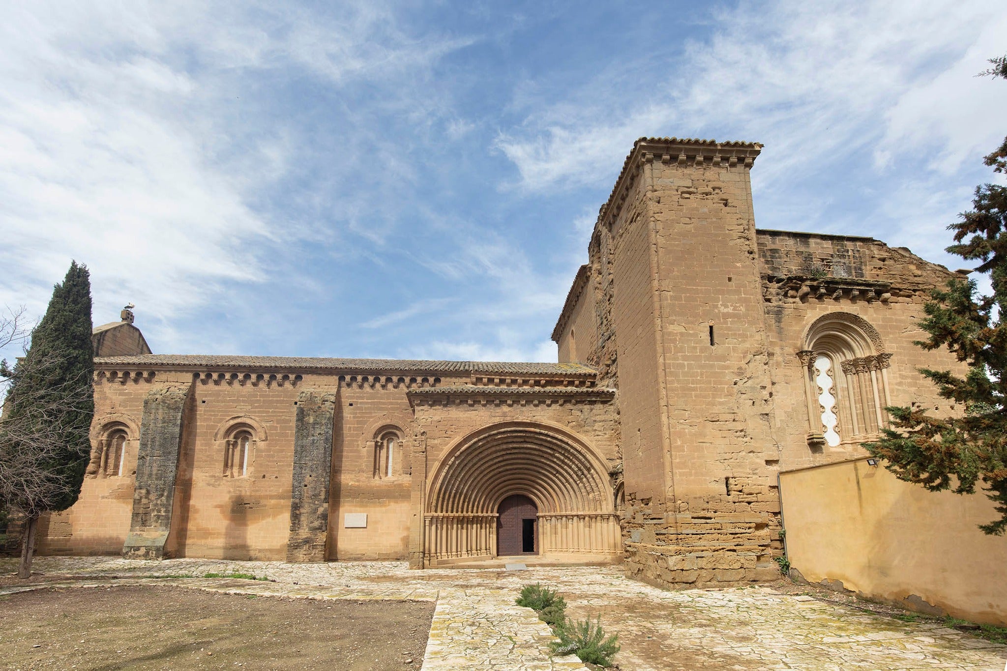 Entrada principal a l'església del monestir de Santa Maria de Sixena | Javier Broto