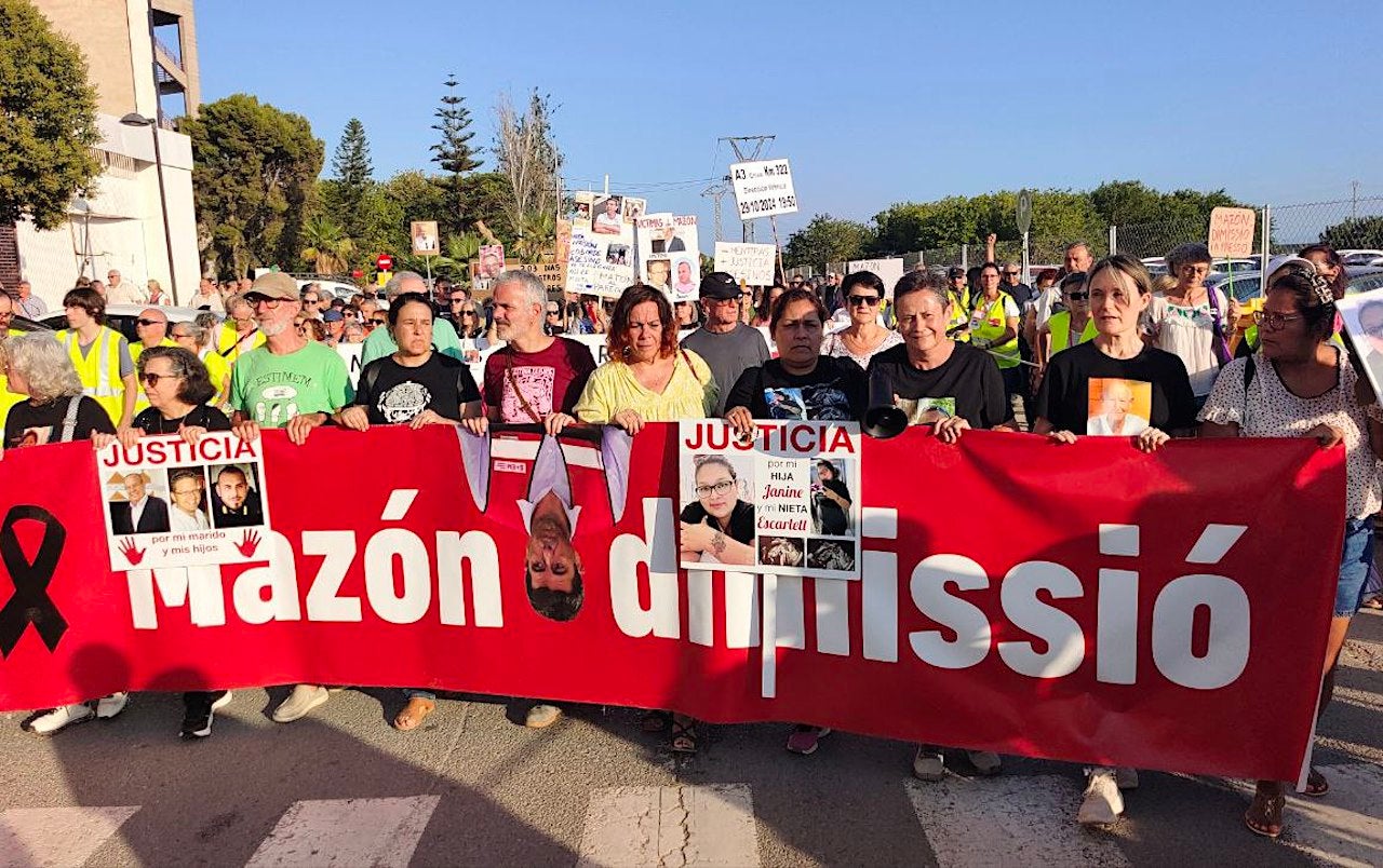 Capçalera de la 9a manifestació contra Mazón, a Catarroja | DLV