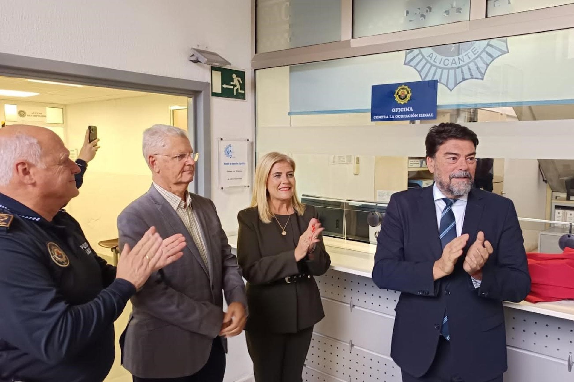 Barcala a la inauguració de 'l'Oficina Contra l'Ocupació Il·legal', el passat 26 de novembre a Alacant.
