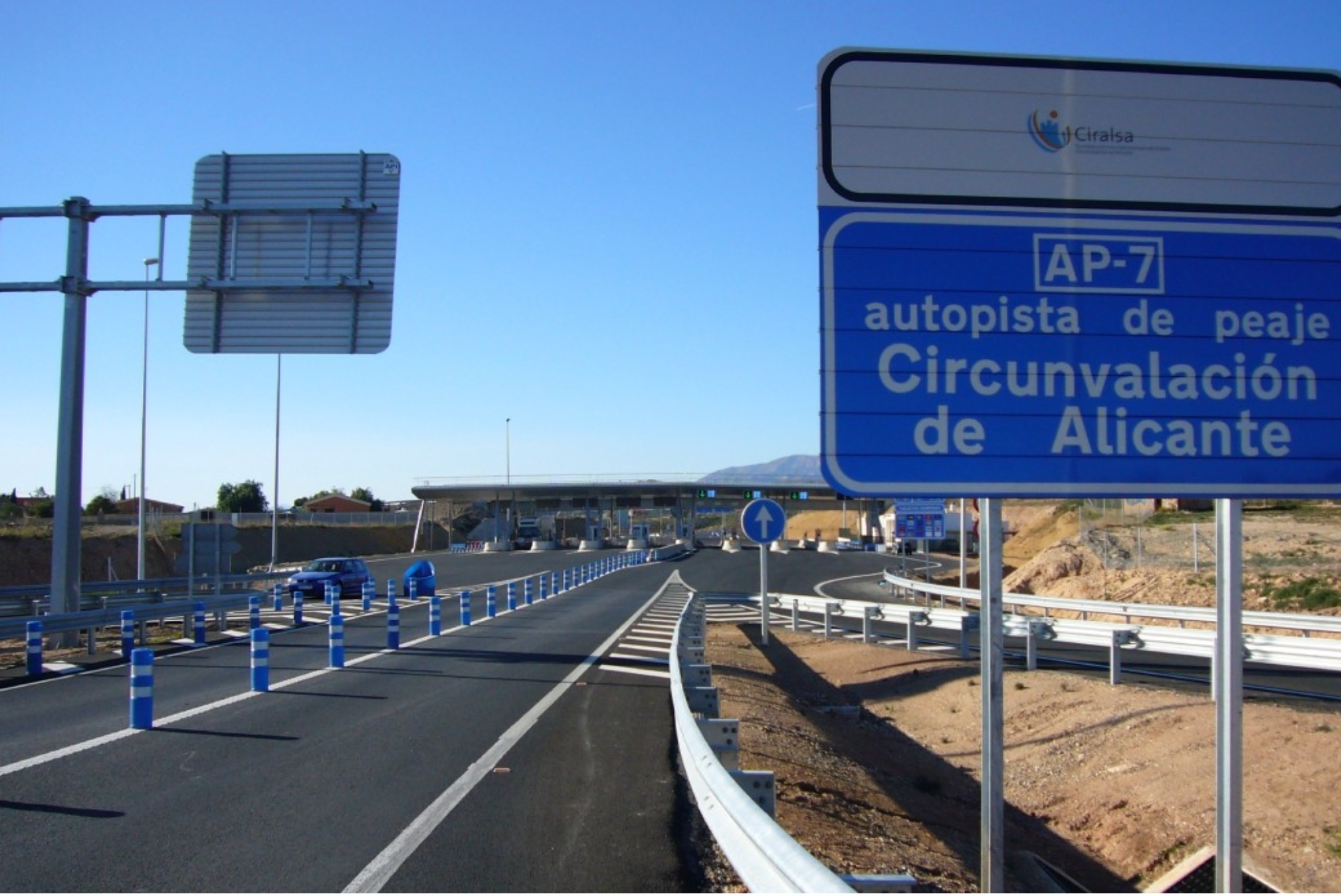Senyalització en castellà a la circumval·lació d'Alacant
