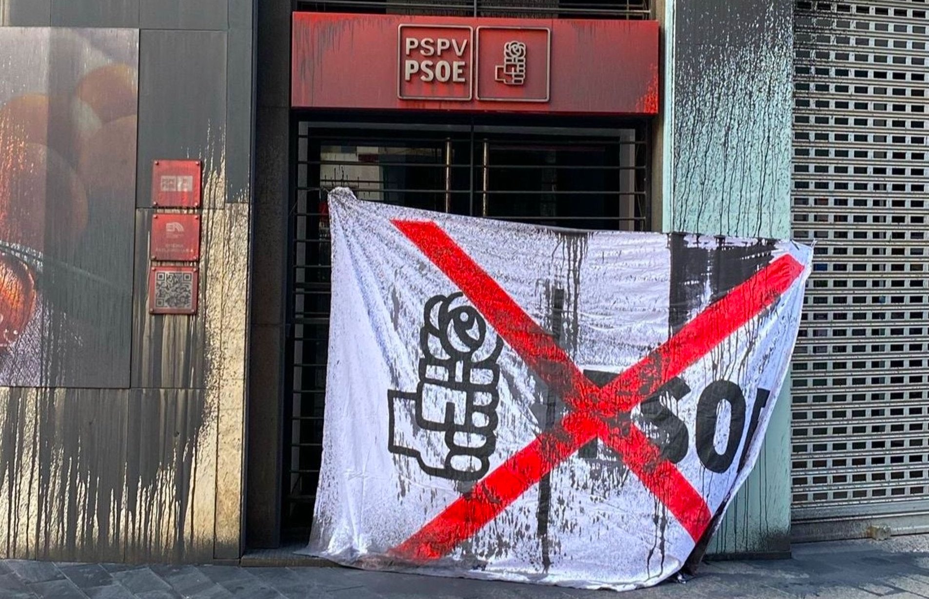 Atac vandàlic contra la seu del PSPV a València