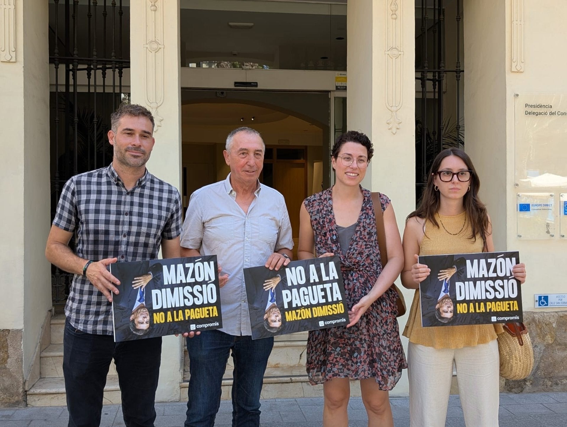 El portaveu de Compromís a Les Corts, Joan Baldoví; la portaveu adjunta de la coalició, Aitana Mas, i els diputats Gerard Fullana i María José Calabuig, a Alacant