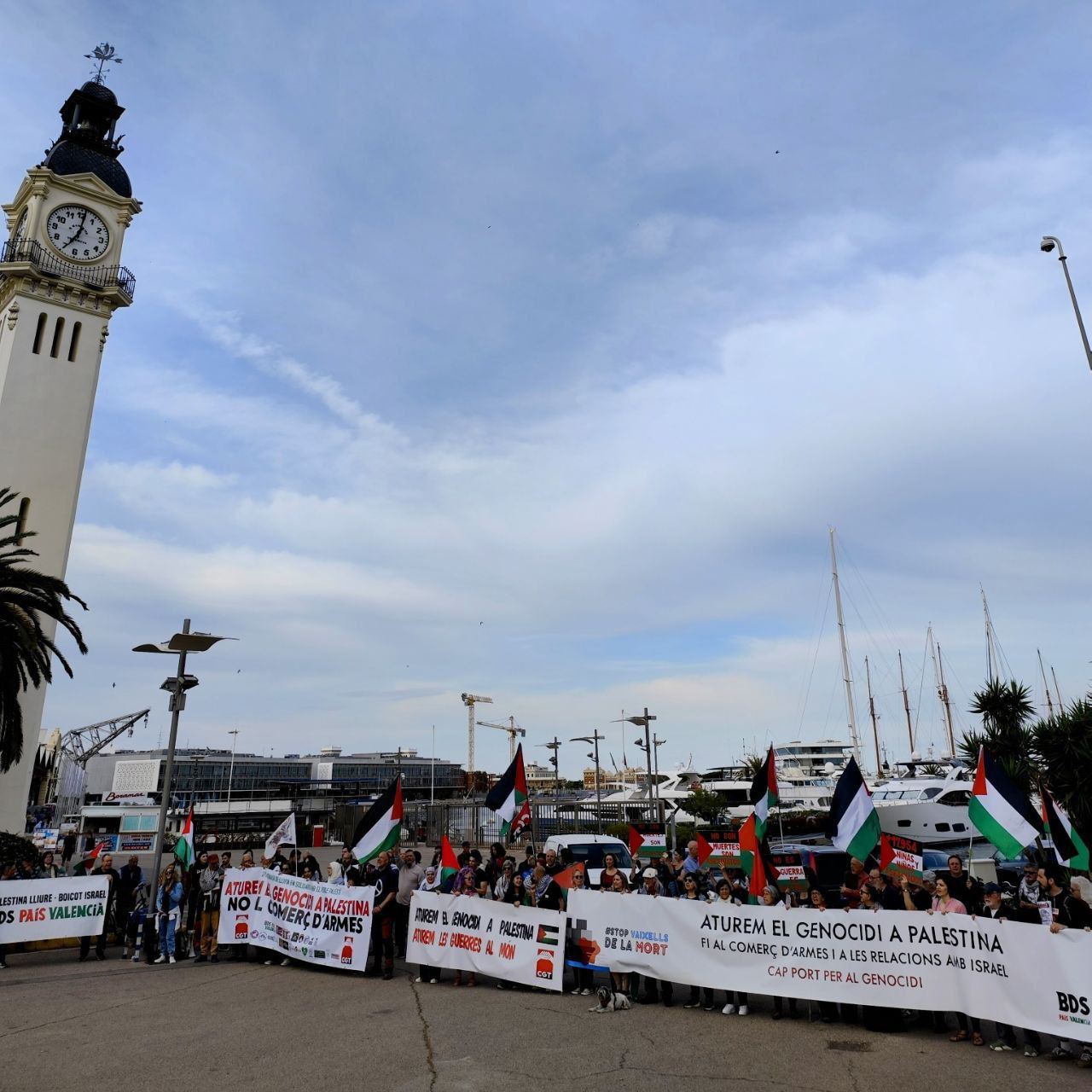 Protesta al port de València per exigir l'embargament d'armes a Israel