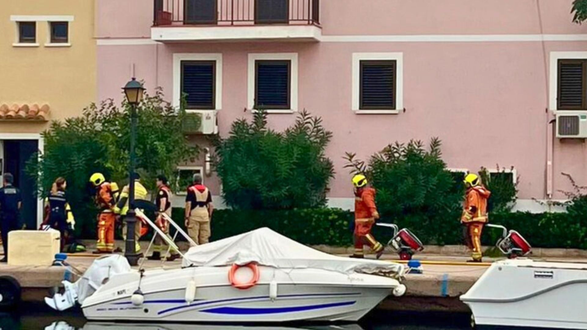 La imatge correspon a un incendi de 2024. Bombers València