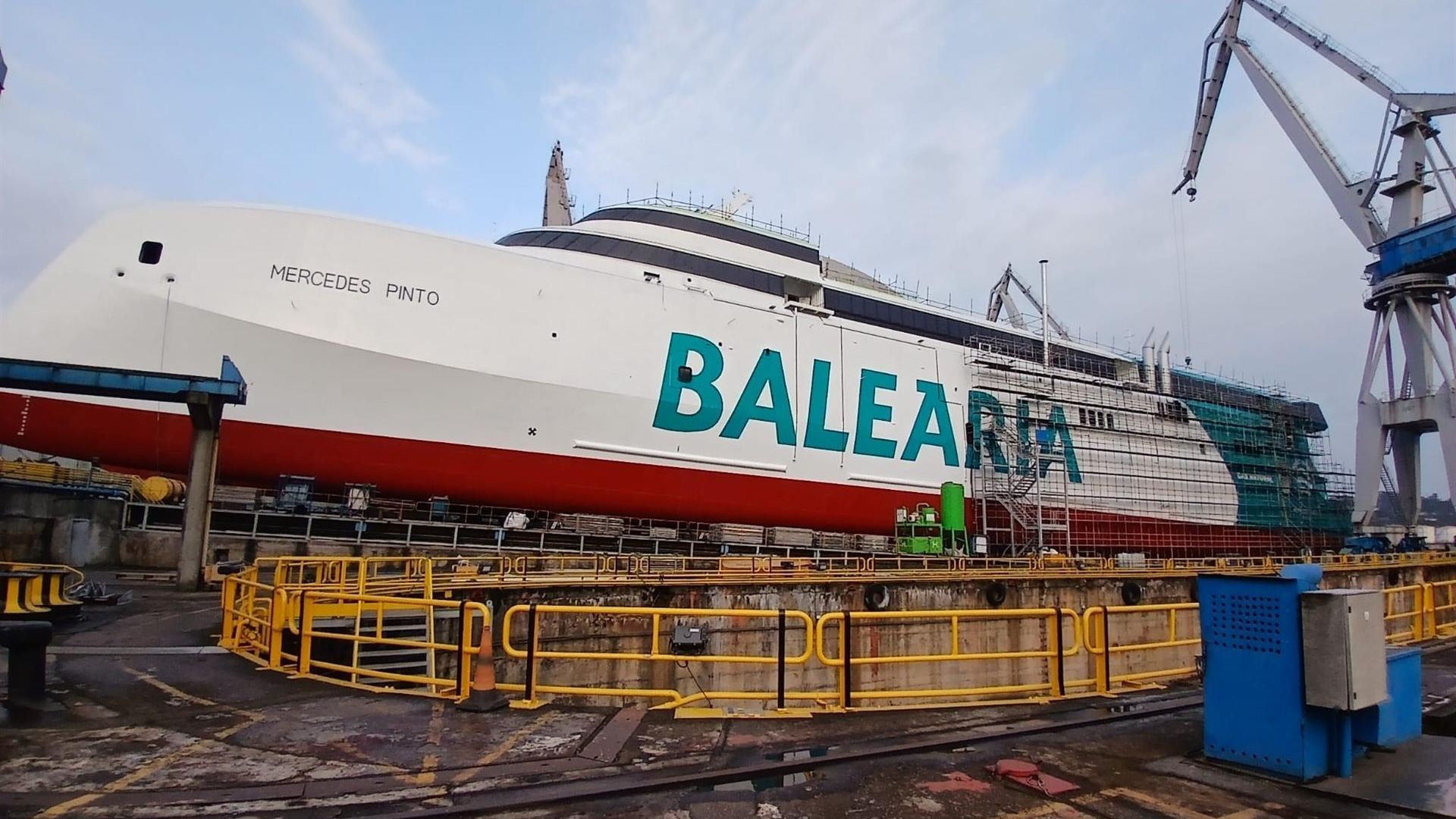 Vaixell de gas de Baleària. EP.