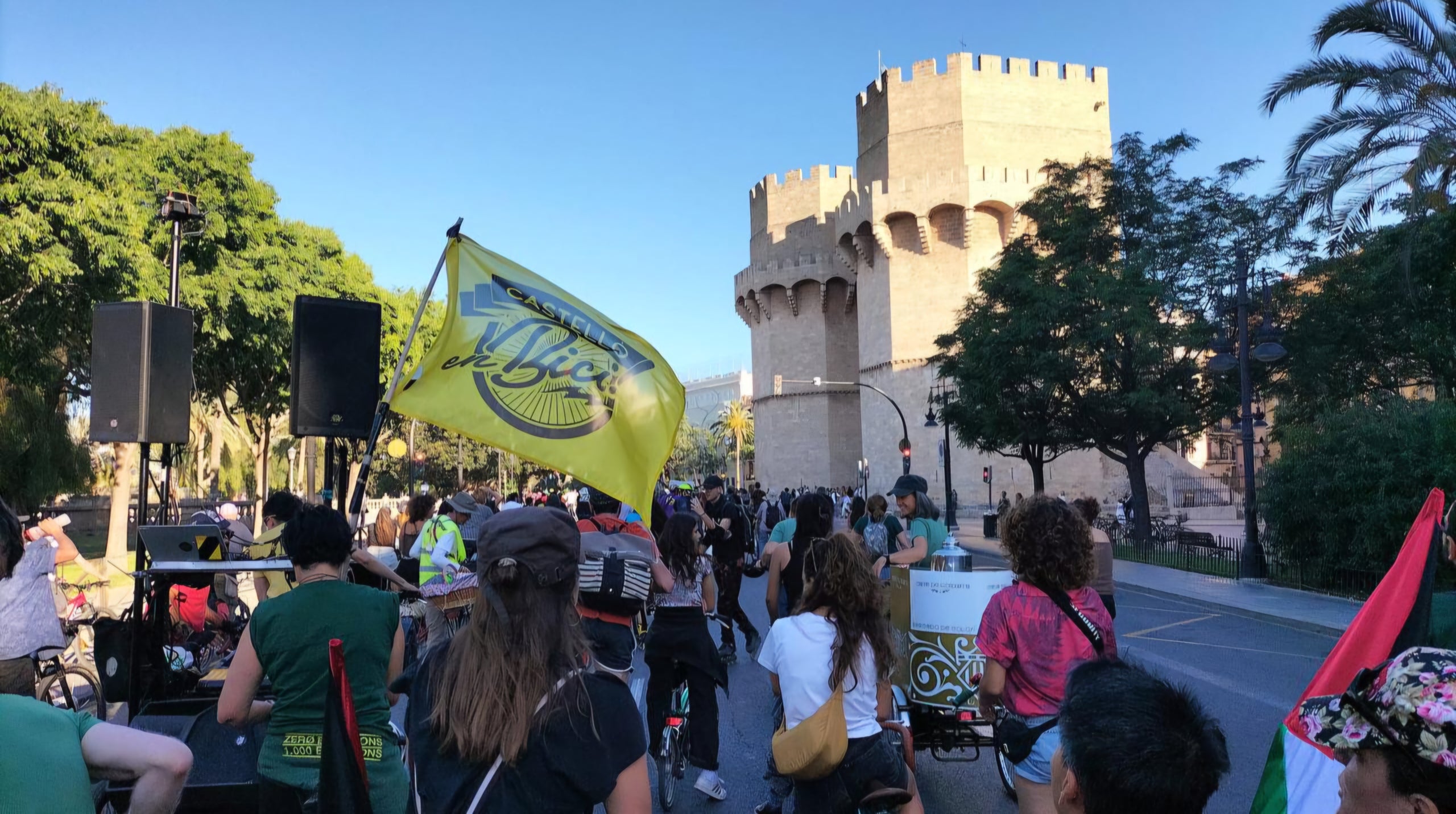 Protesta ciclista a València. Ciclistes de Castellós de la Plana