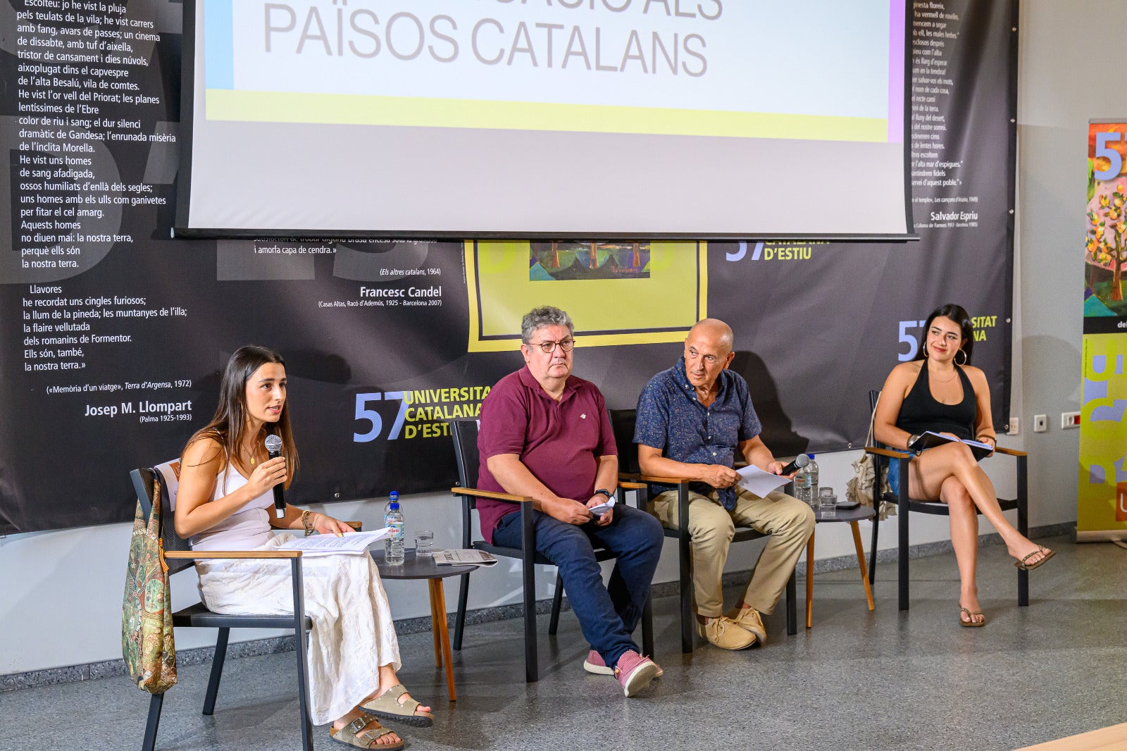  Participants en el debat “Narrar el país:
periodisme i comunicació als Països Catalans”, a la Universitat Catalana d'Estiu