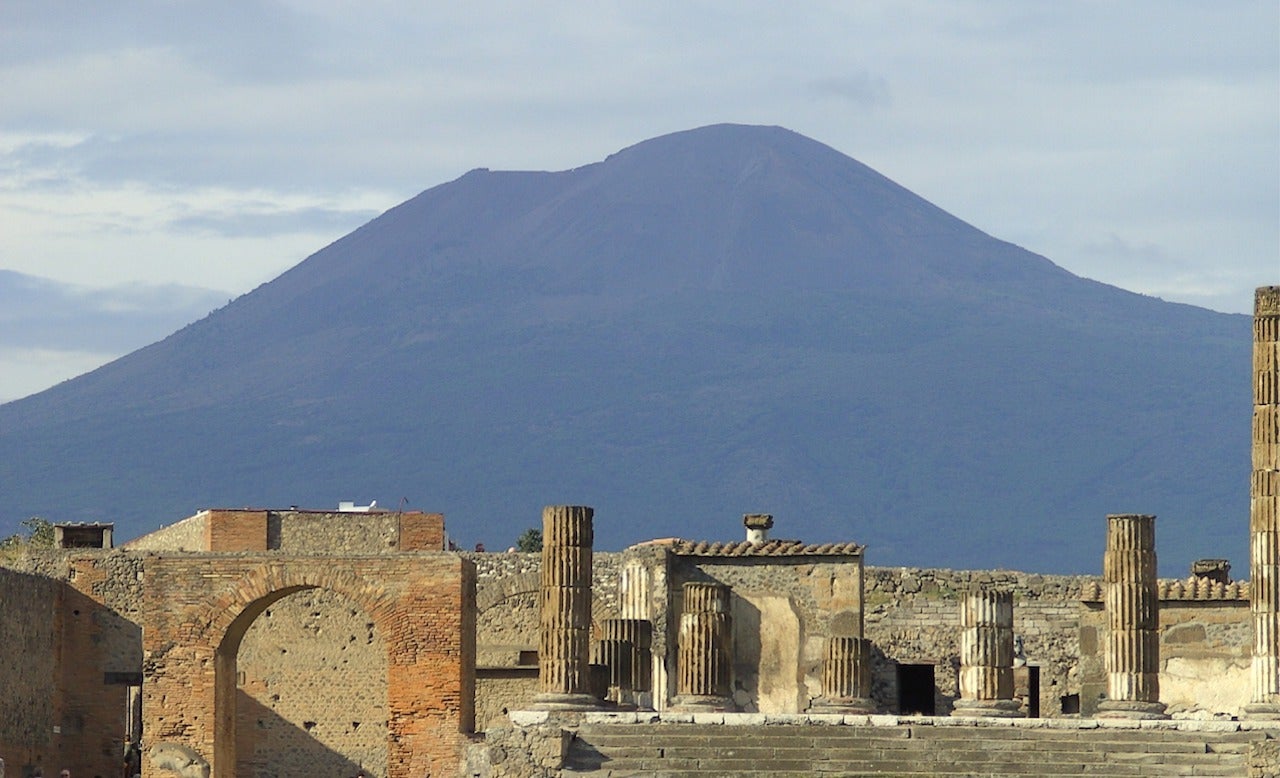 Restes de la ciutat de Pompeia i el Vesuvi | Wikimedia Commons