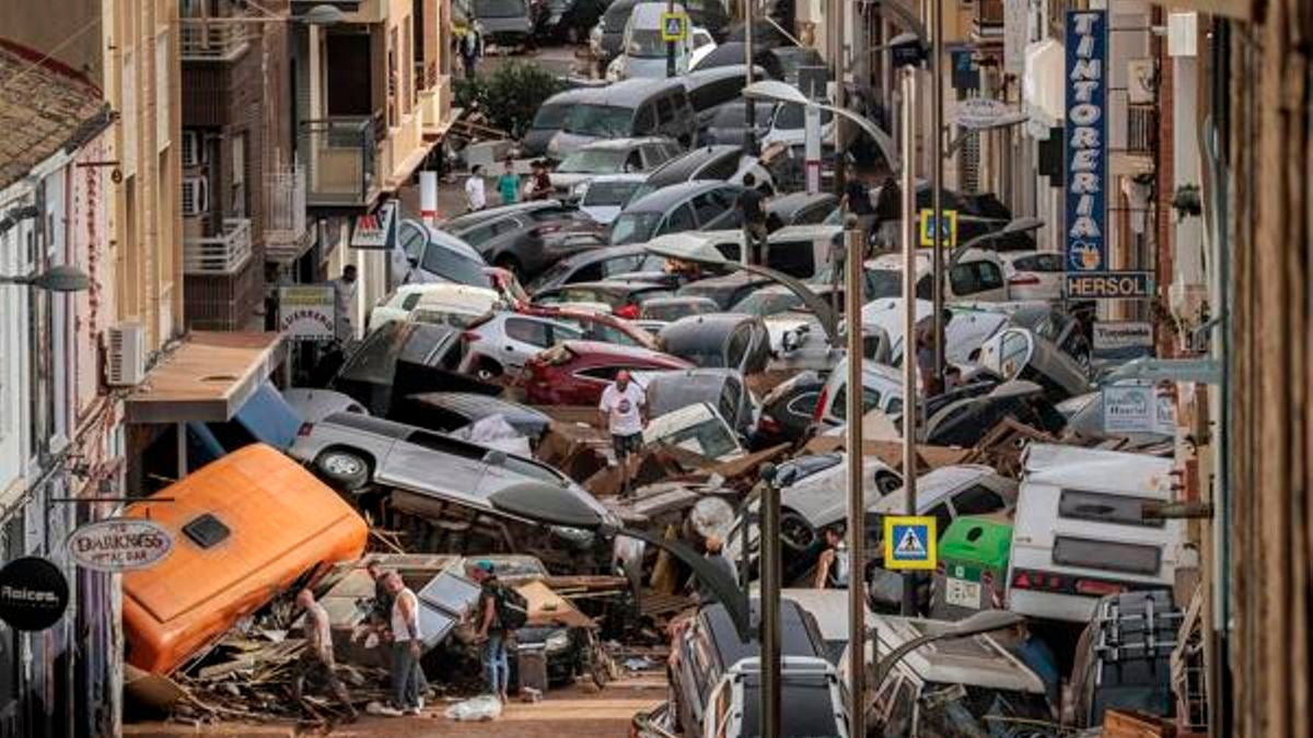 Aquestes és alguna de les imatges que va fer Biel Aliño després de la barrancada que forma part de la sèrie premiada. EFE/Biel Aliño/Arxiu