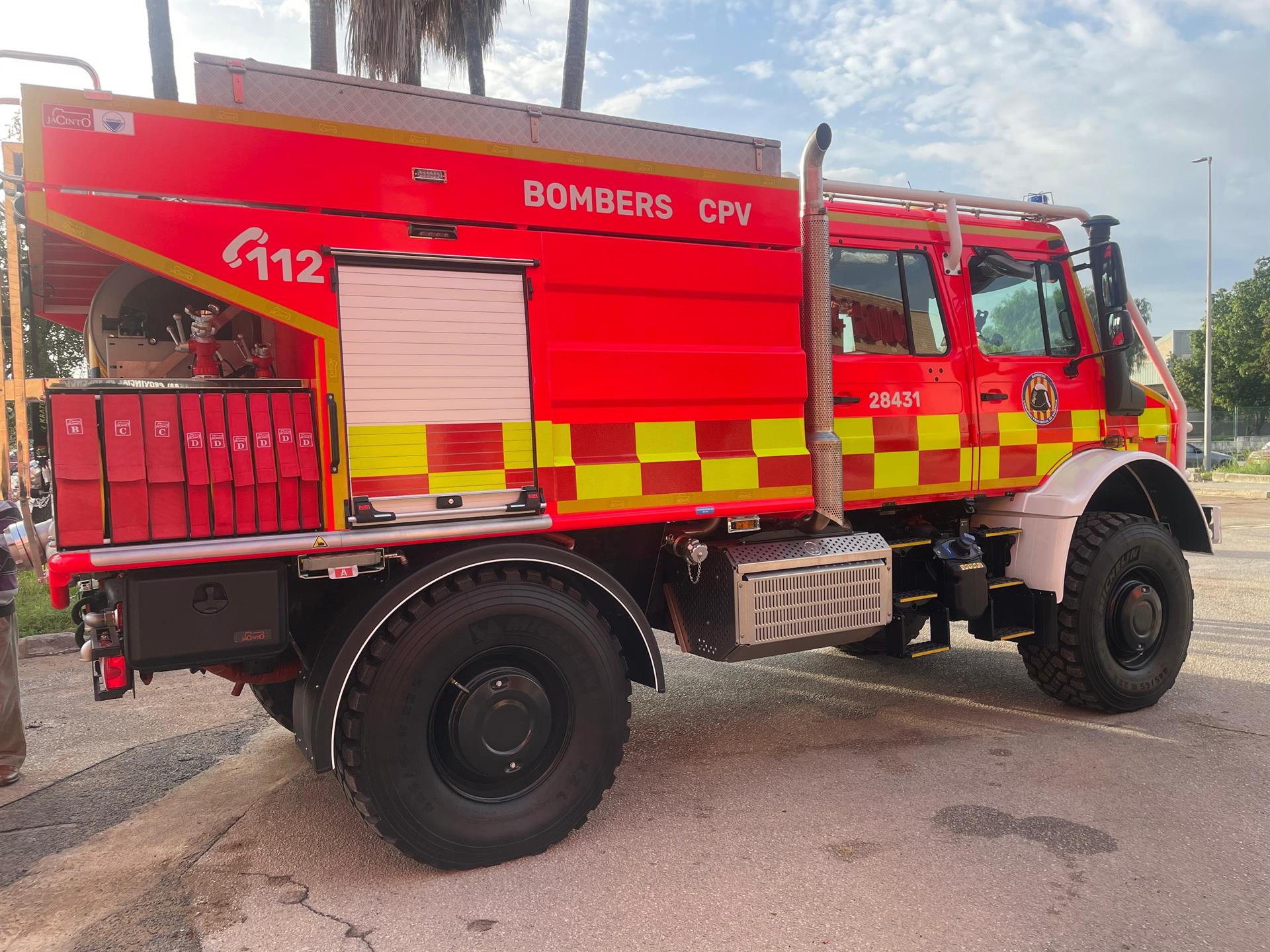 Els bombers de València han fet una setantena d'eixides aquesta nit