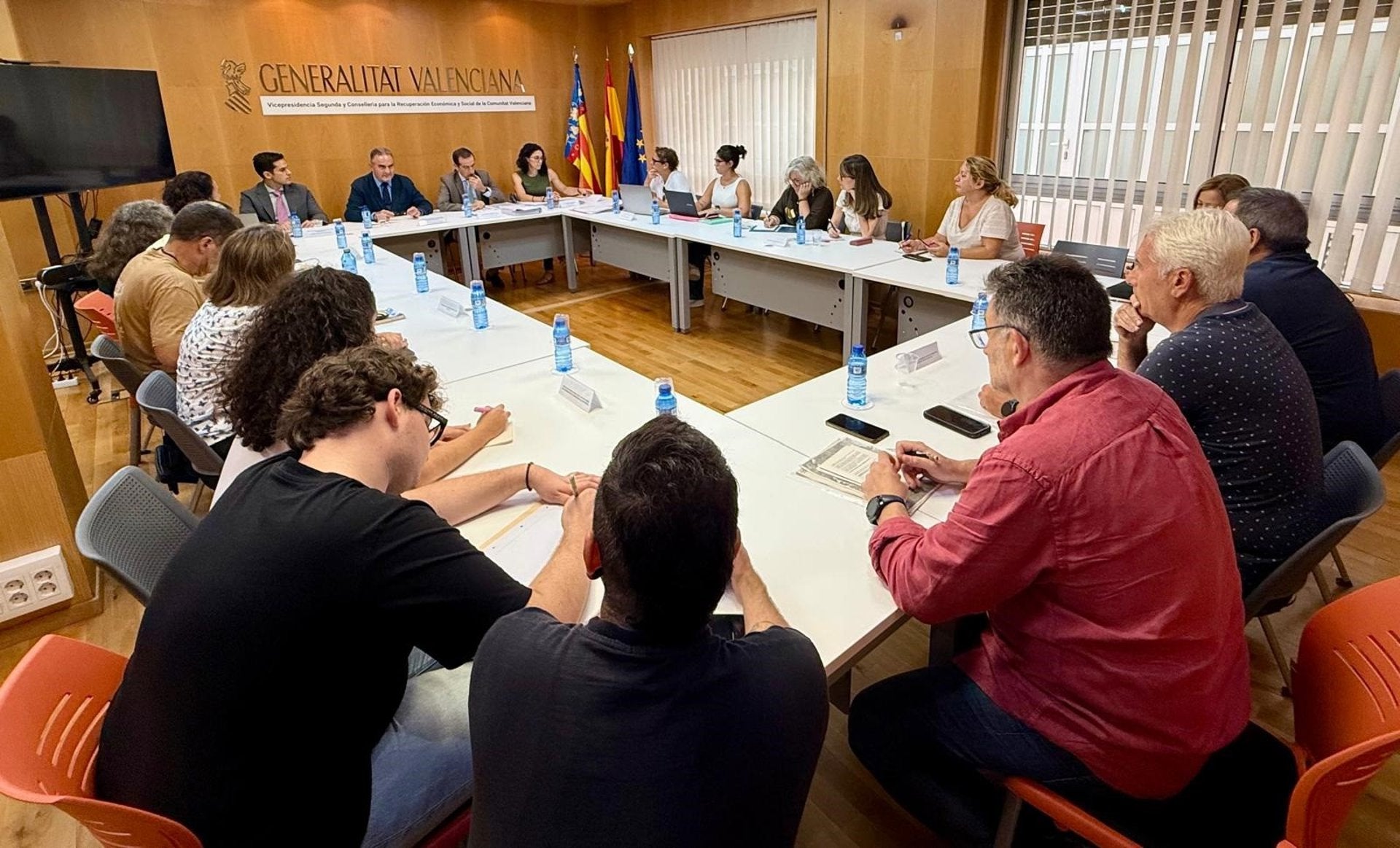 Gan Pampols exposa a diverses associacions de víctimes de la dana el Pla Endavant de Recuperació | EP