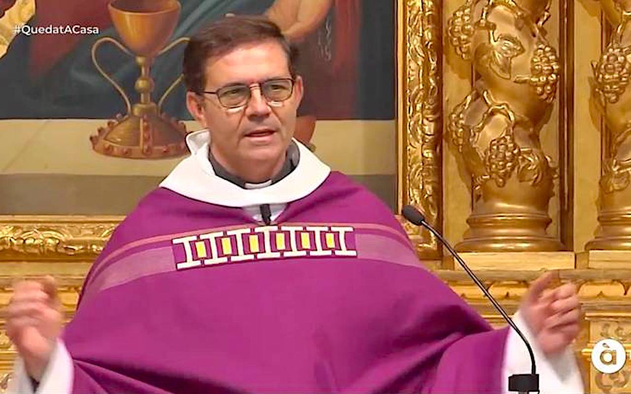 La missa en valencià en À Punt, presidida per Jesús Corbí