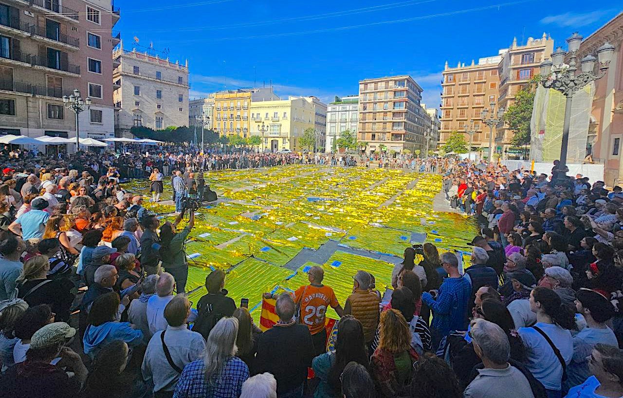 Homenatge a les víctimes mortals de la dana | Josan Piqueres