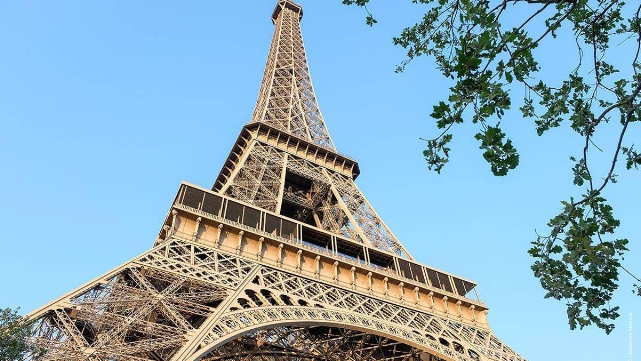 Aquesta setmana ha dimitit el primer ministres macronista. Tour Eiffel