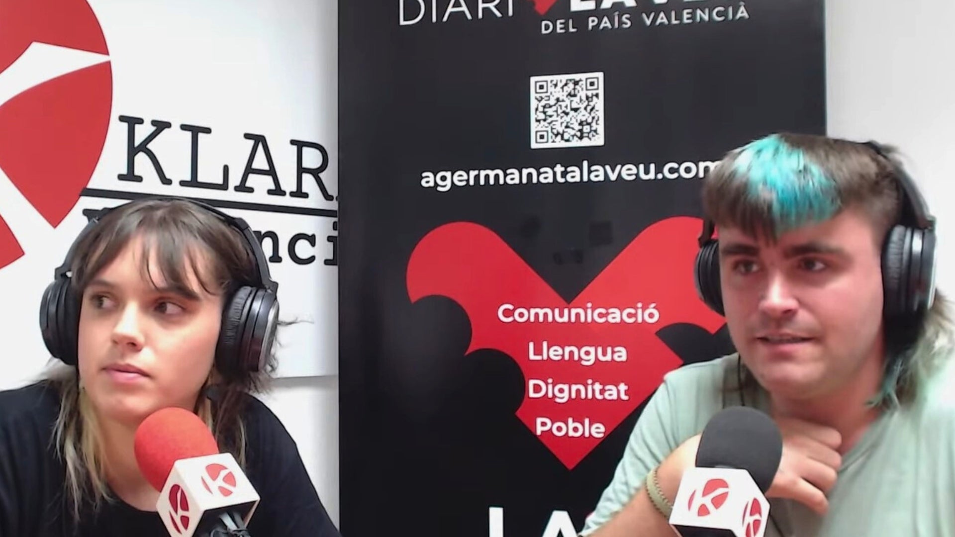Mar i 'Piri' a l'entrevista als estudis de Ràdio Klara.