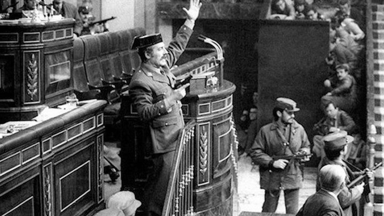 Antonio Tejero durant el colp d'estat del 1981, al Congrés