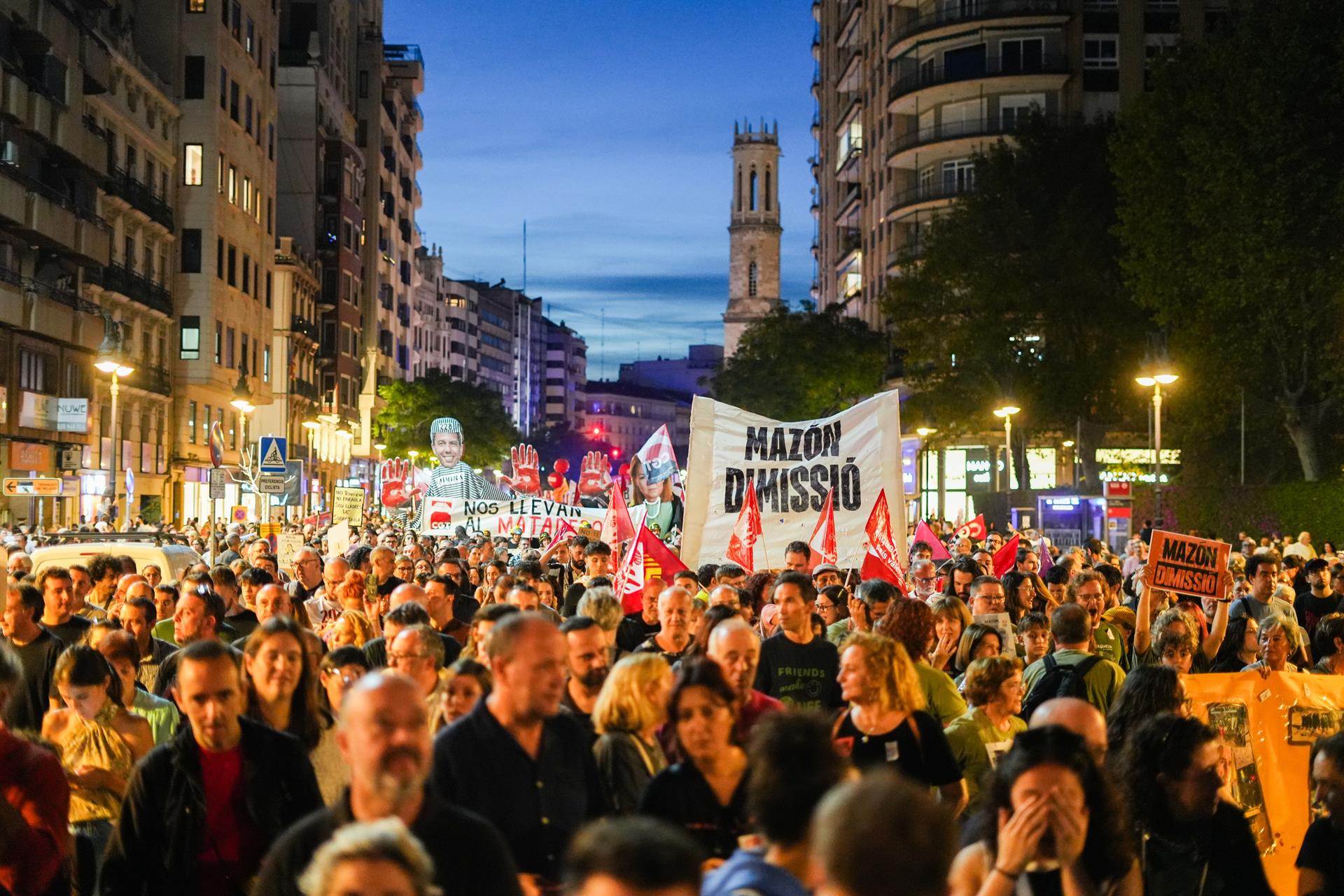La 12a manifestació contra el president de la Generalitat, Carlos Mazón, a València | Jorge Gil | EP