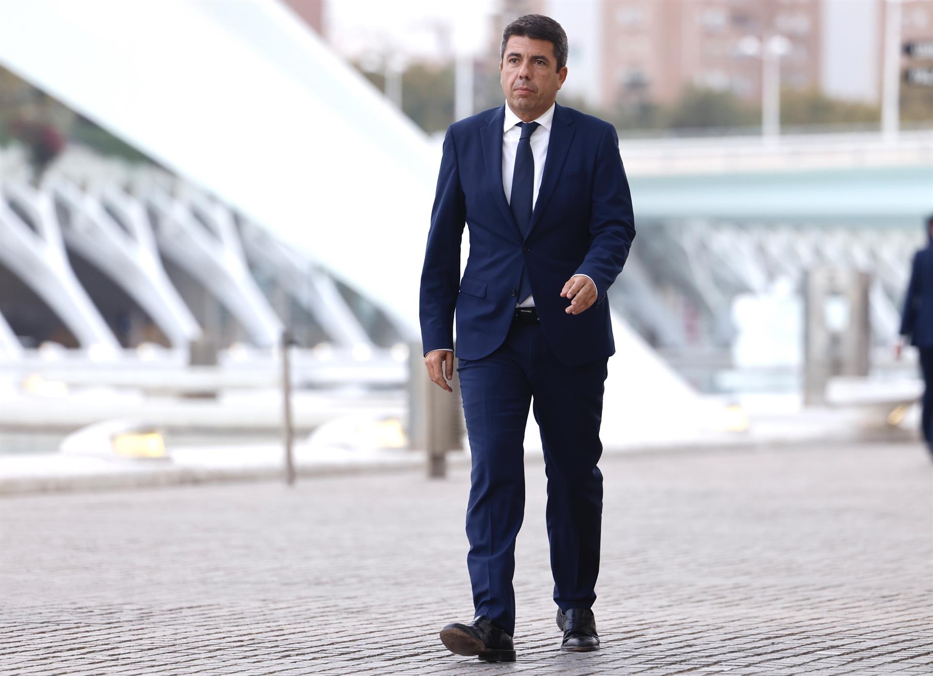 El president de la Generalitat Valenciana, Carlos Mazón, a l'arribada al Museu de les Ciències de València per al funeral d’estat per a les víctimes de la dana | Rober Solsona | EP