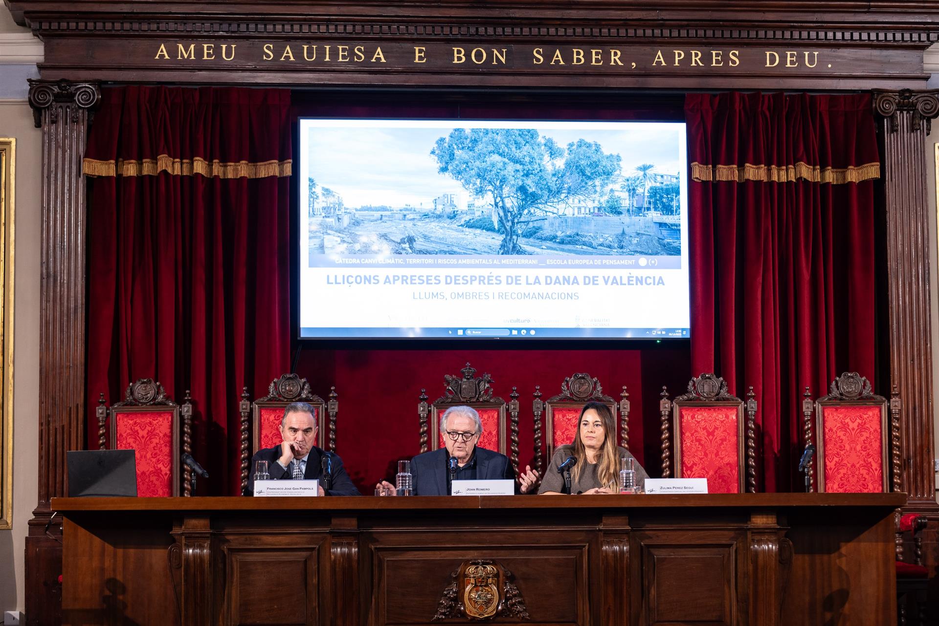 El vicepresident segon de la Generalitat, Francisco José Gan Pampols, i la comissionada del Govern per a la Reconstrucció, Zulima Pérez, en el seminari 'Lliçons apreses després de la dana de València: llums, ombres i recomanacions' | EP