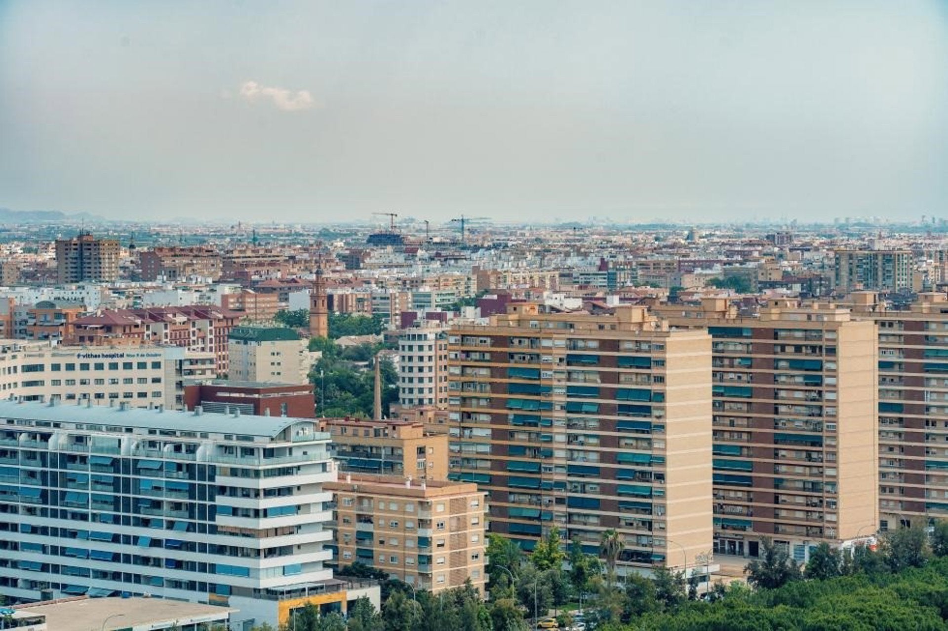 Una càtedra universitària finançada per constructores certifica que la solució al problema de l'habitatge és construir més