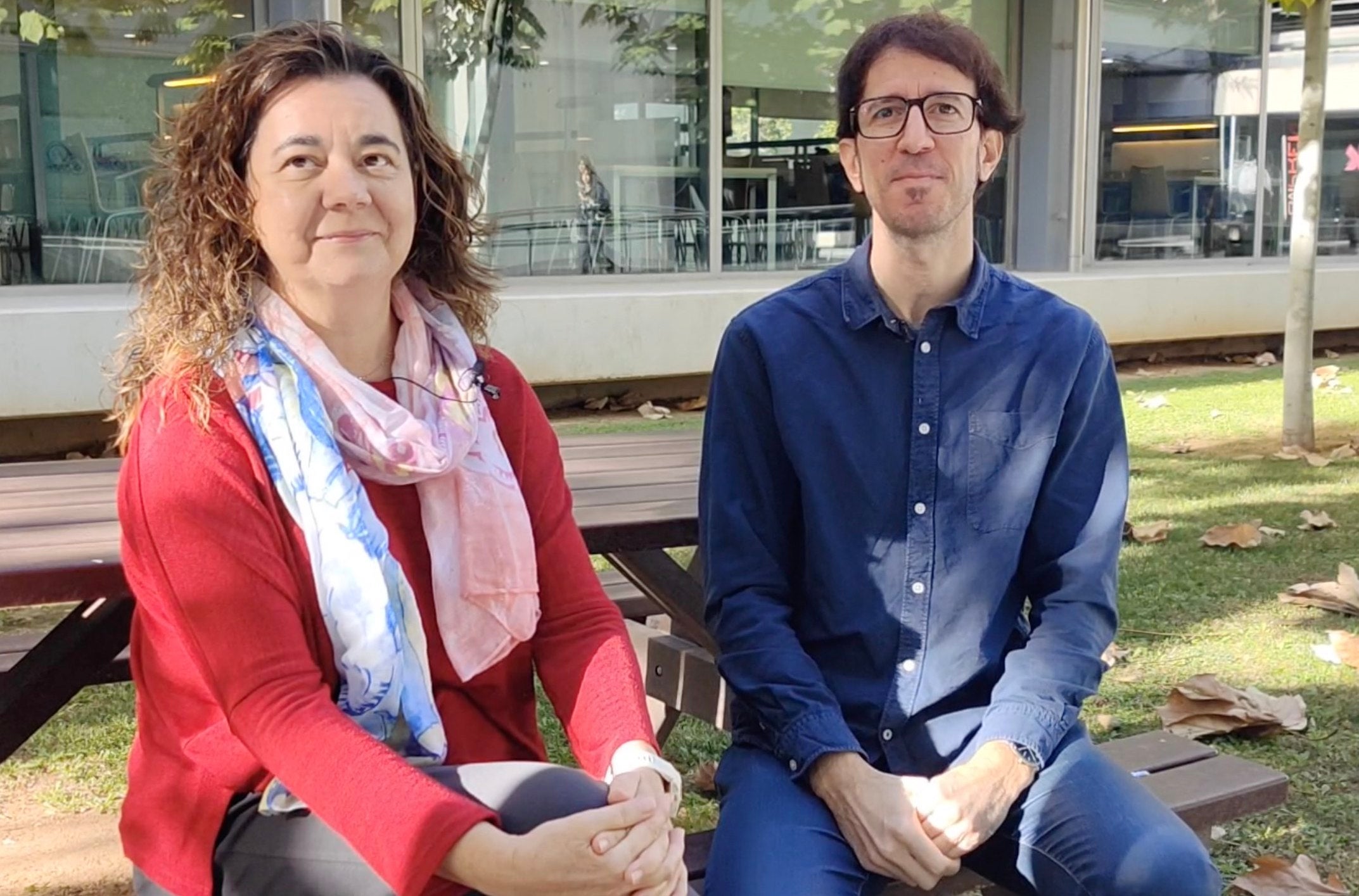 Inmaculada Coma, la Càtedra d’Intel·ligència Artificial i Visualització de la Informació de la UV, i Francisco Grimaldo, catedràtic de Ciència de la Computació i Intel·ligència Artificial de la UV i coordinador de DataBeersVLC