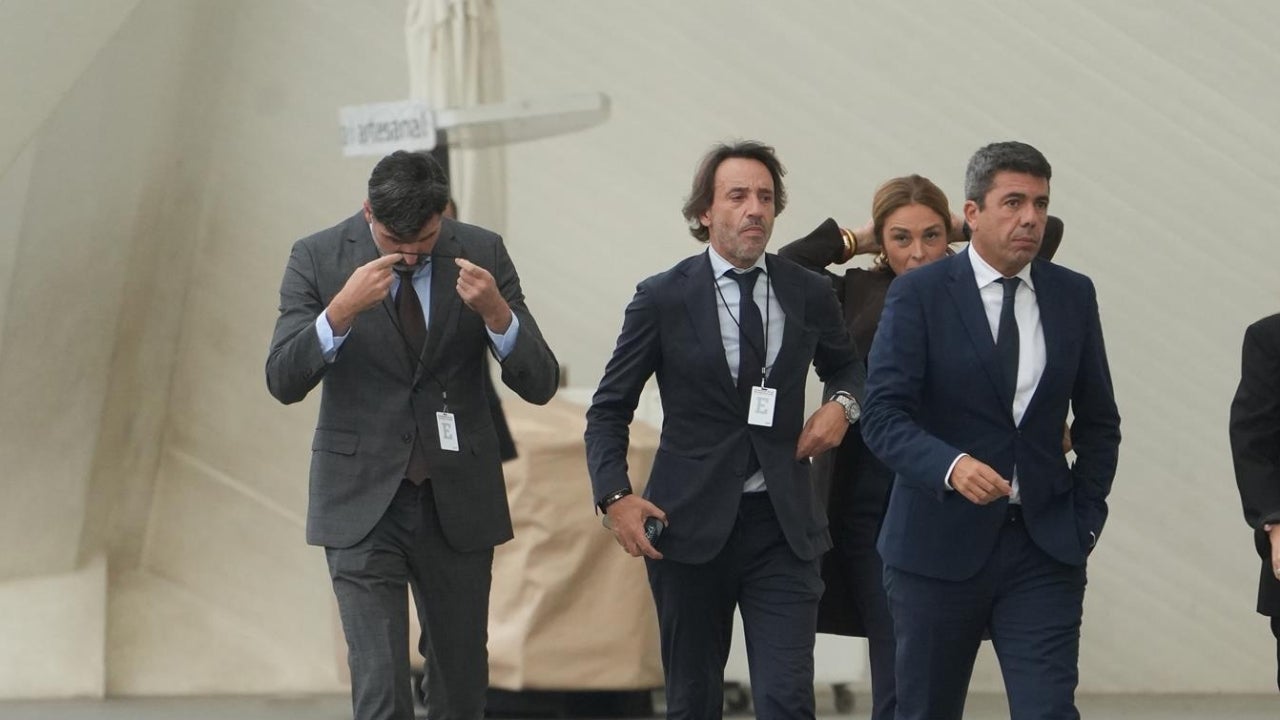 José Manuel Cuenca i Carlos Mazón de camí al funeral d'estat del 29 d'octubre. Europa Press